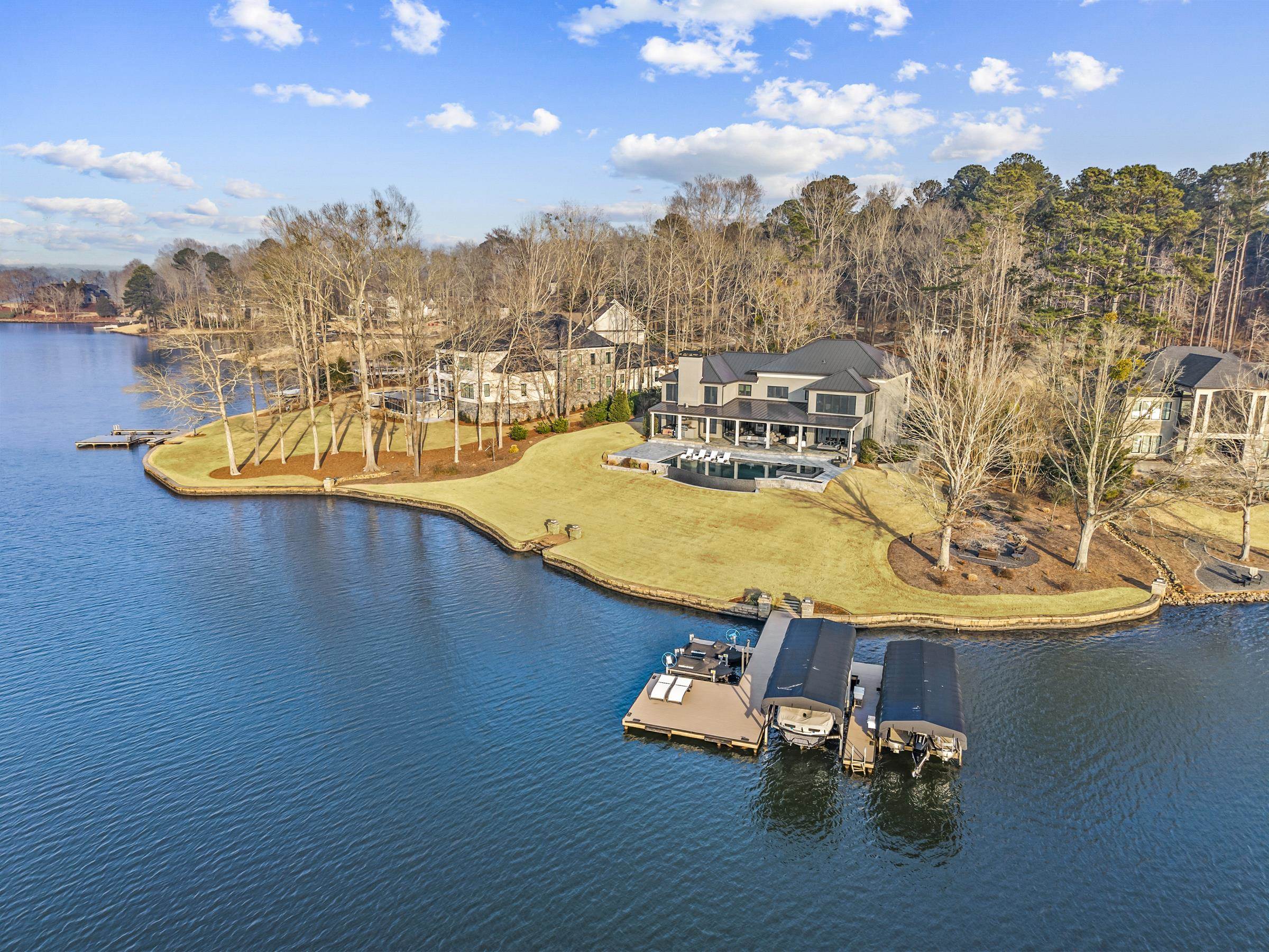 135 CAROLYN DRIVE image 3