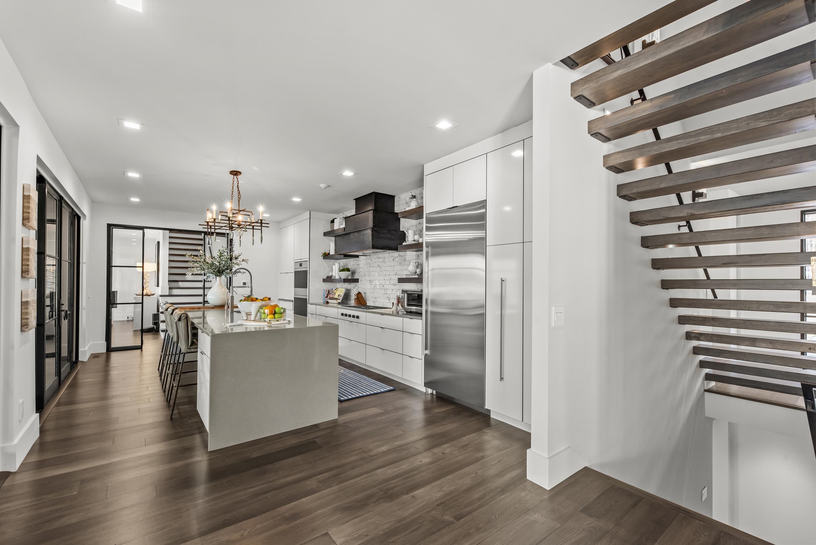 135 CAROLYN DRIVE image 22