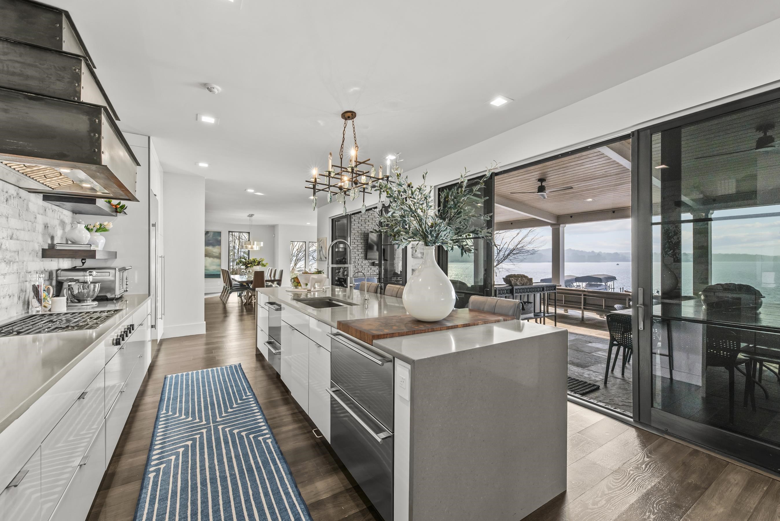 135 CAROLYN DRIVE image 24