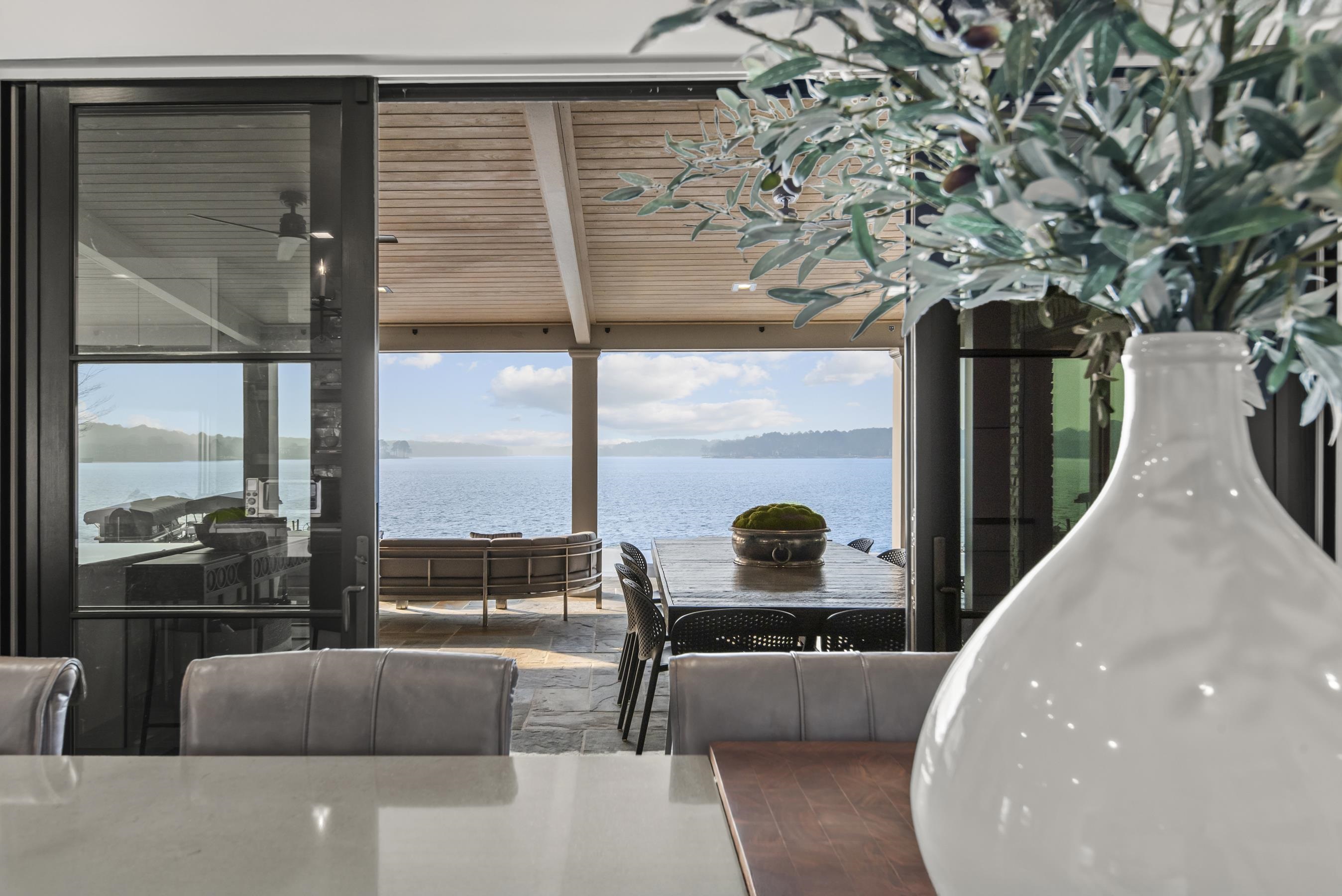 135 CAROLYN DRIVE image 25