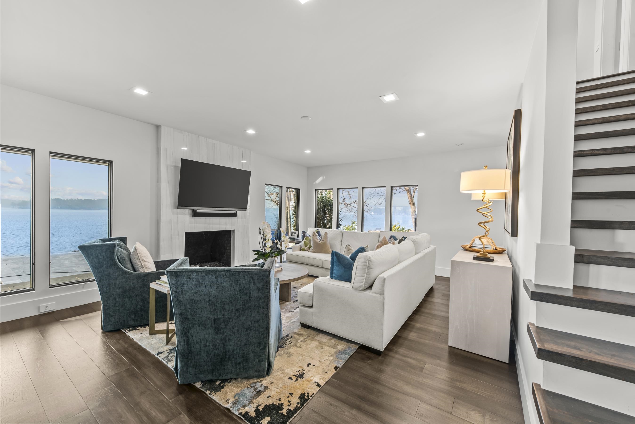 135 CAROLYN DRIVE image 29