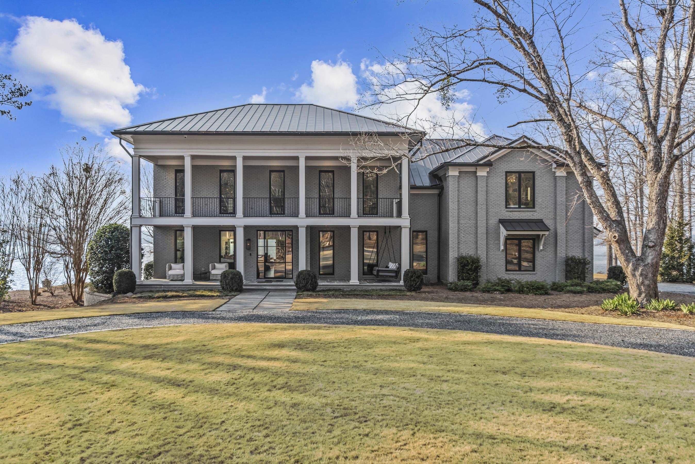 135 CAROLYN DRIVE image 4