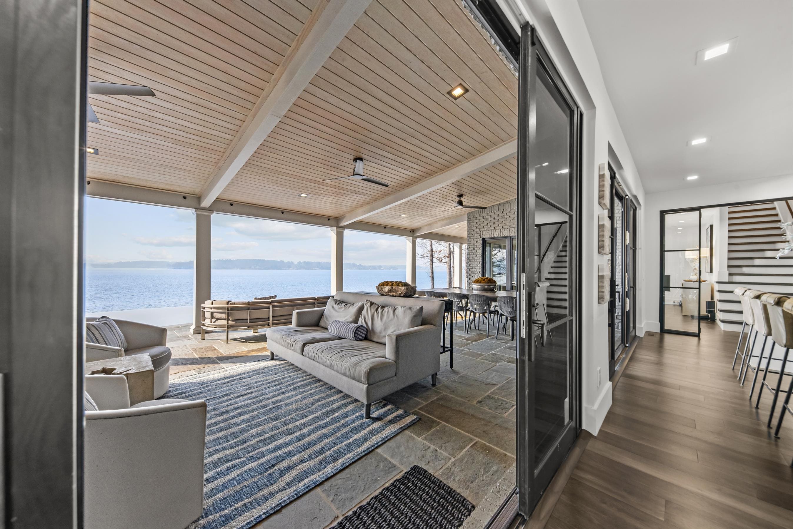 135 CAROLYN DRIVE image 31