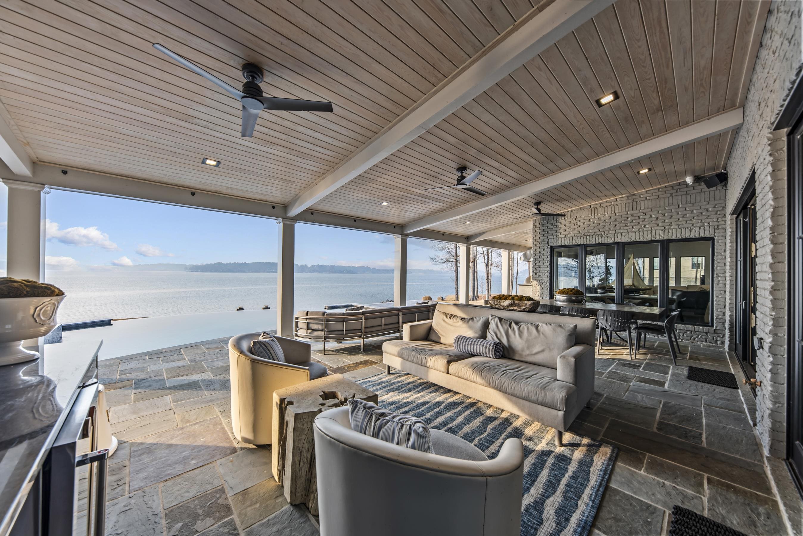 135 CAROLYN DRIVE image 32