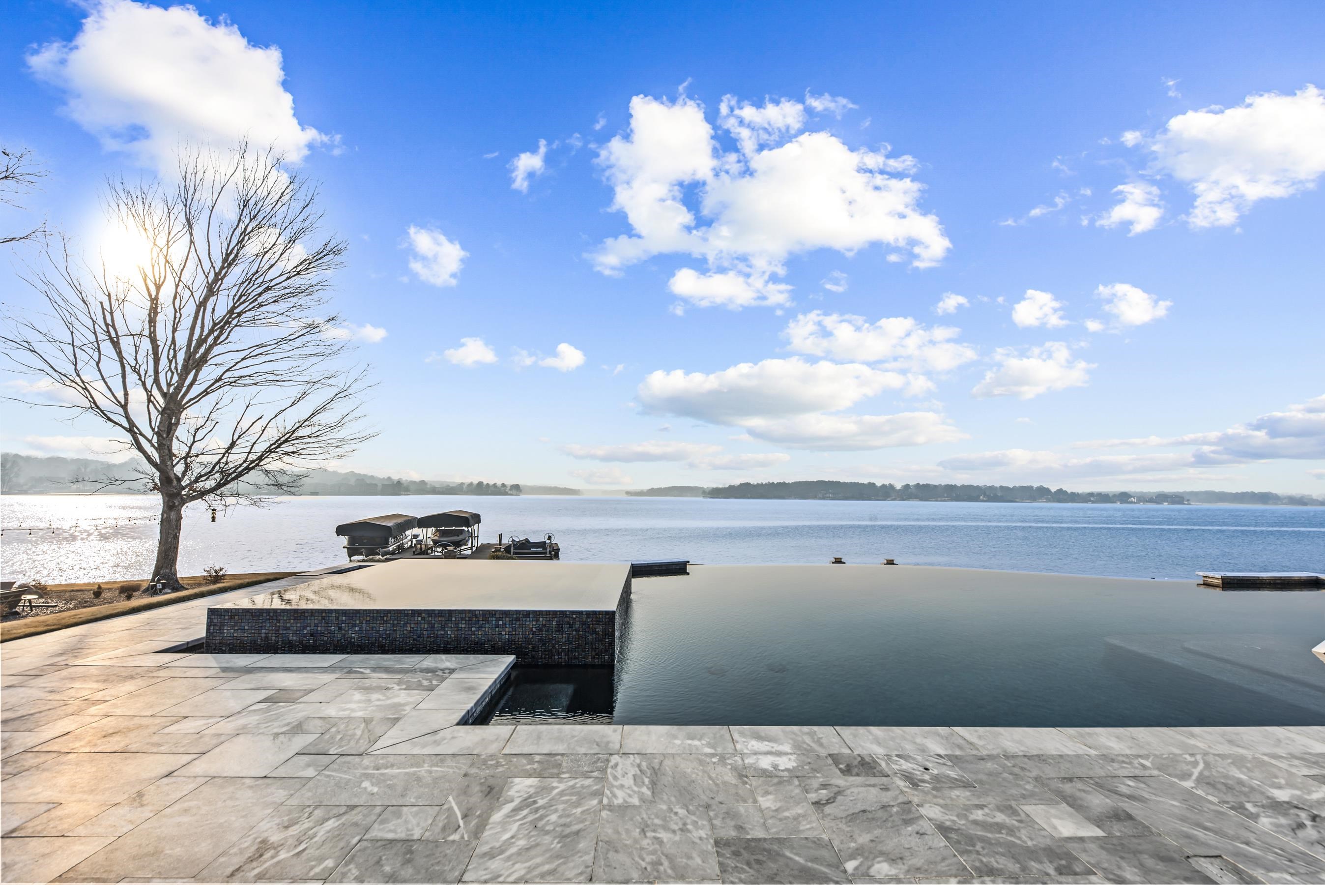 135 CAROLYN DRIVE image 40