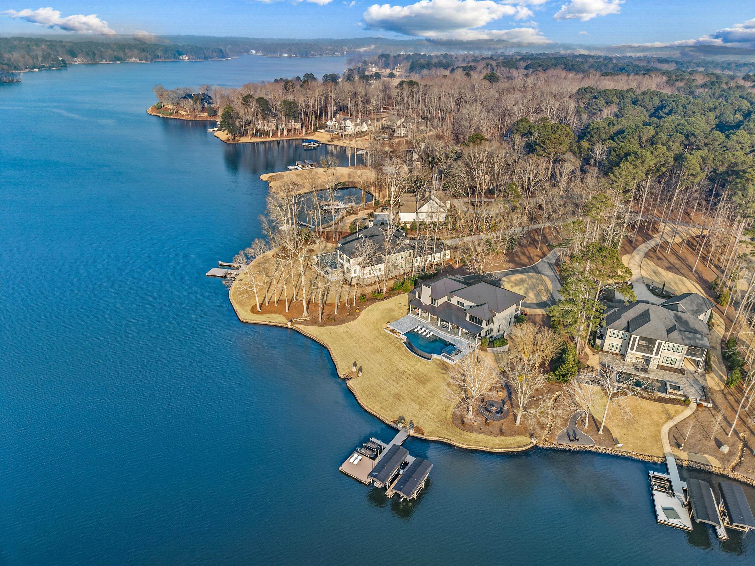 135 CAROLYN DRIVE image 5