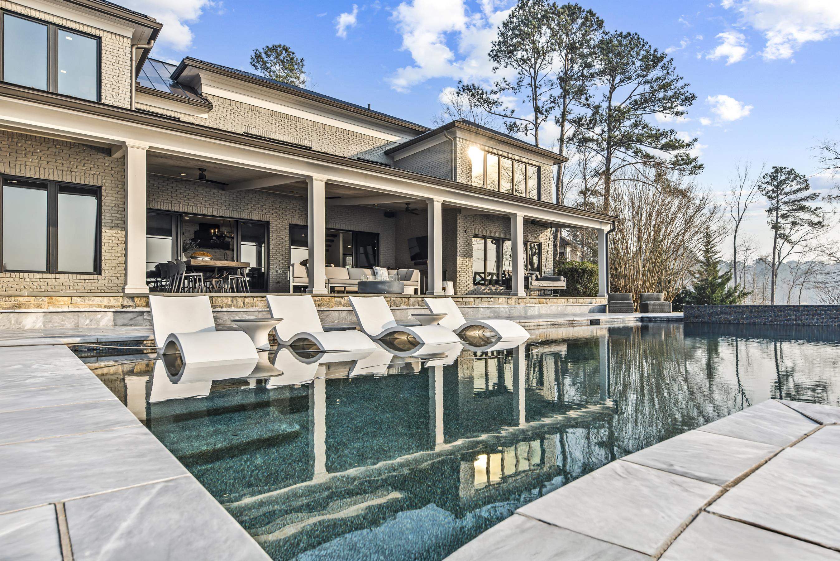 135 CAROLYN DRIVE image 41