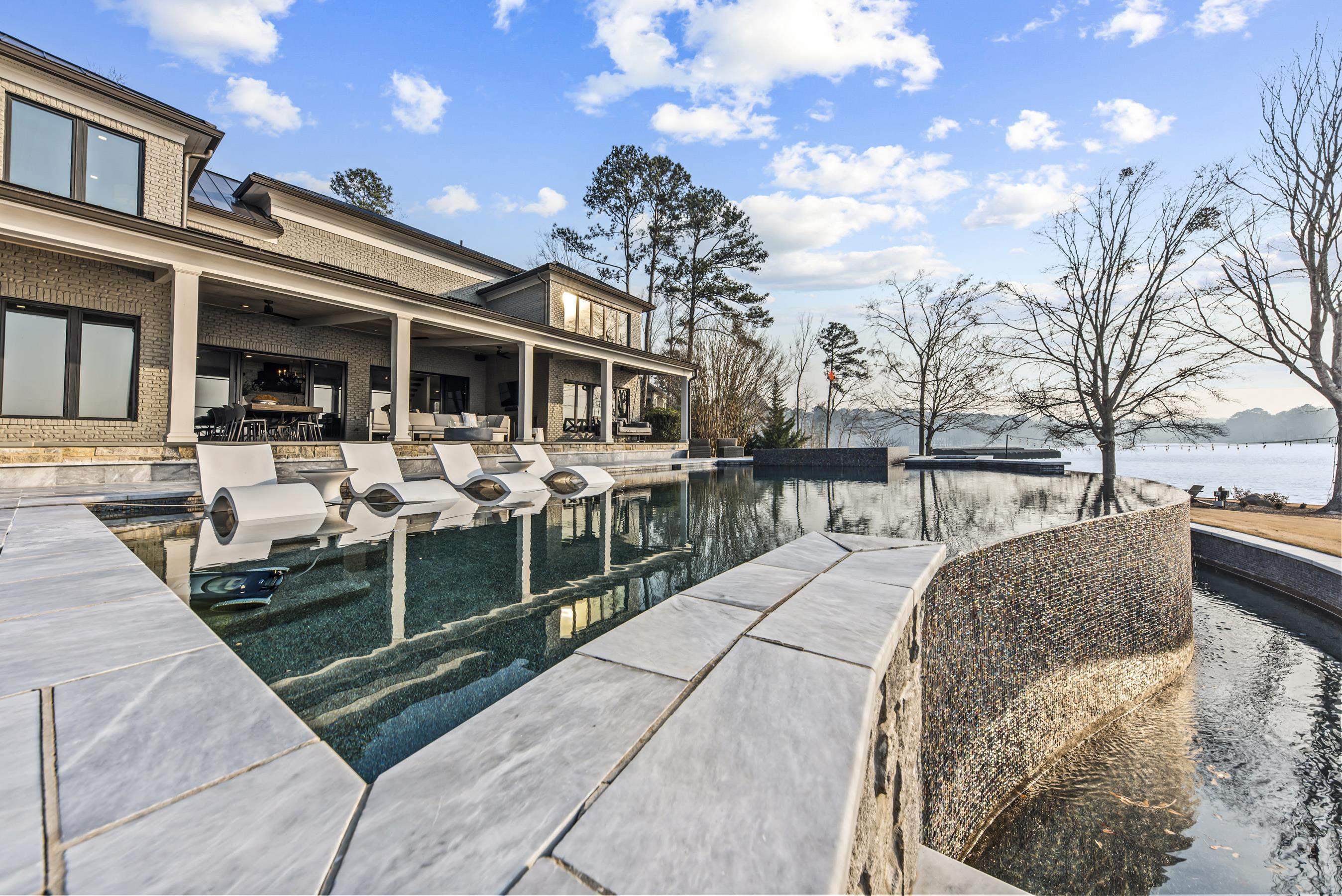 135 CAROLYN DRIVE image 42