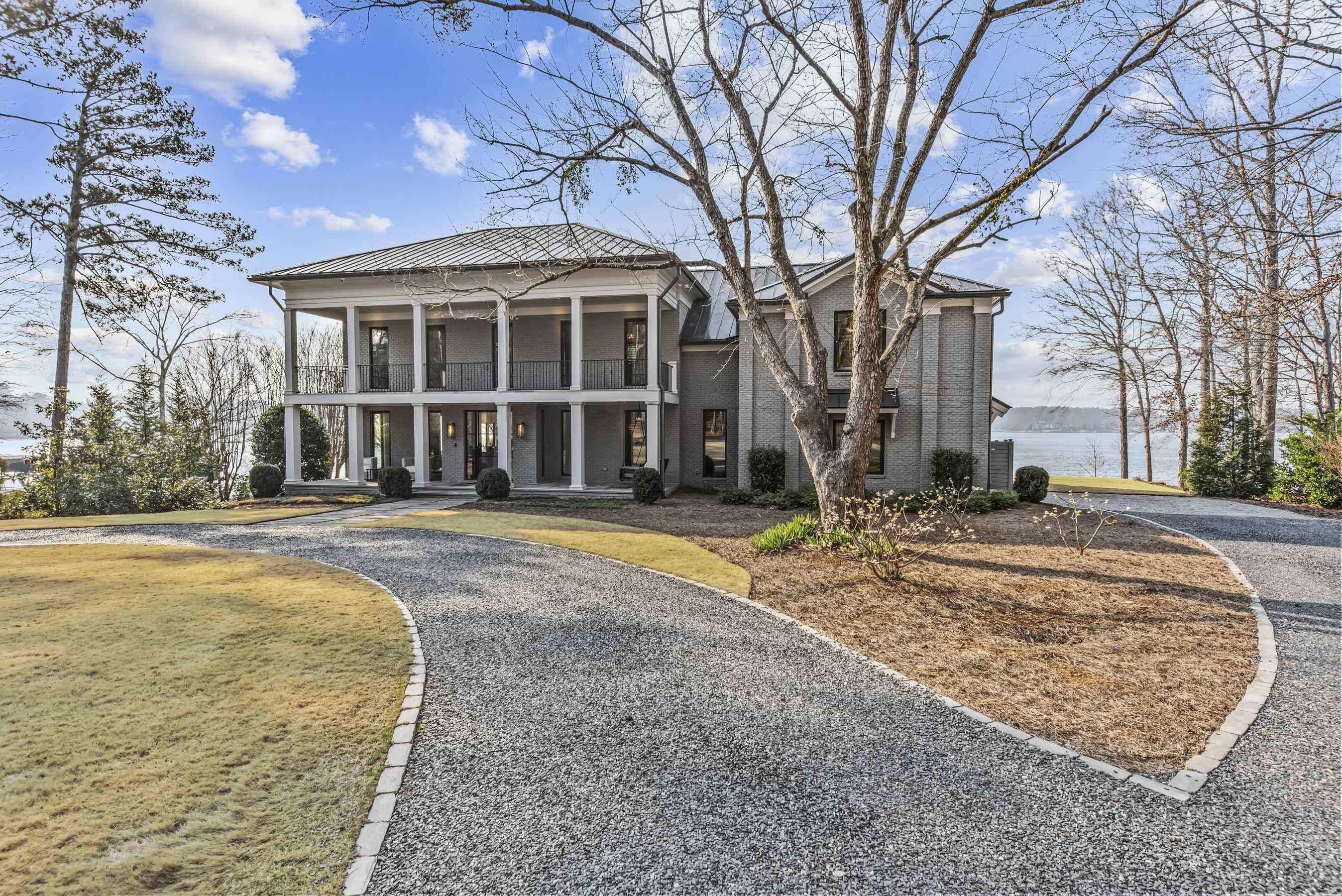 135 CAROLYN DRIVE image 6