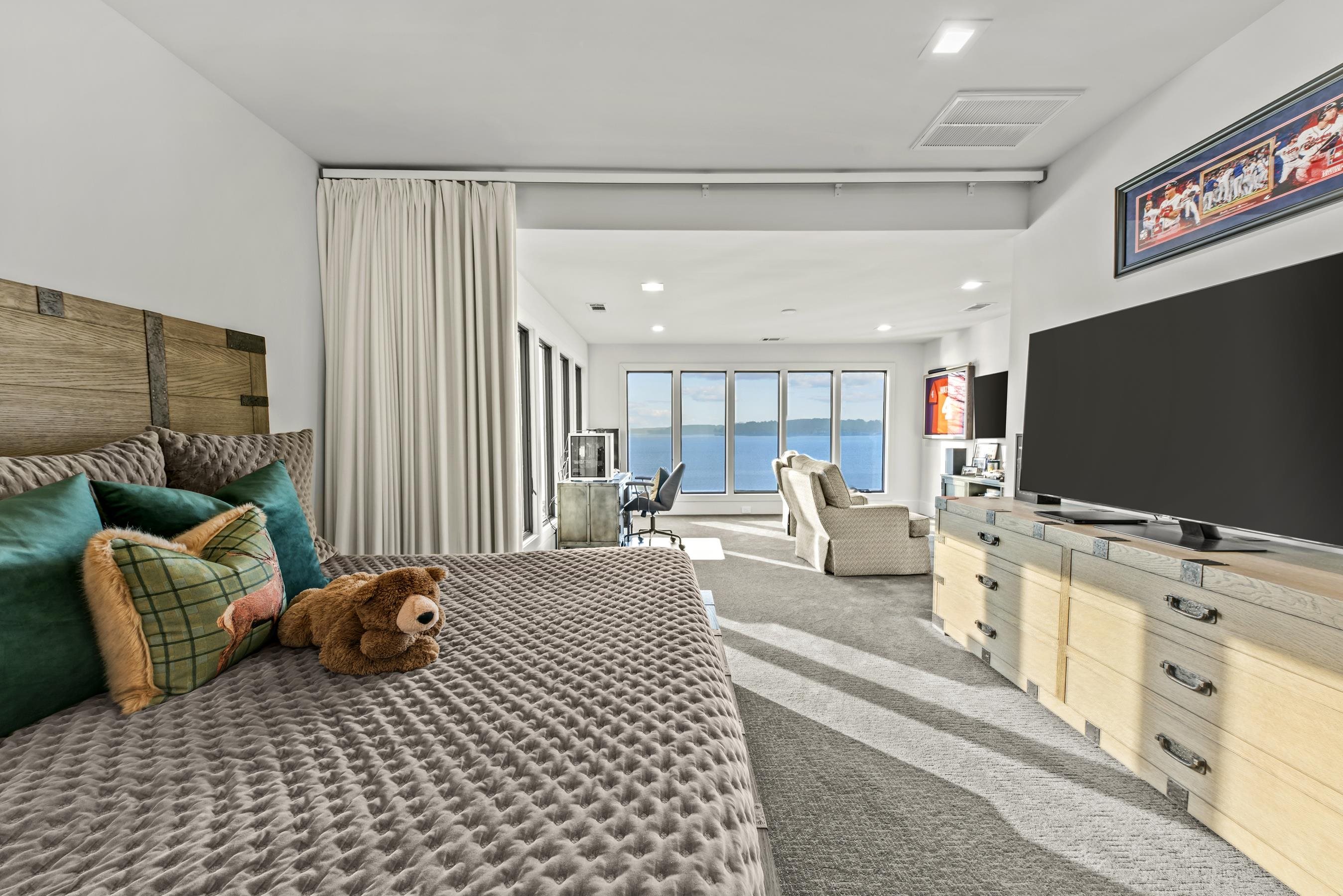 135 CAROLYN DRIVE image 58