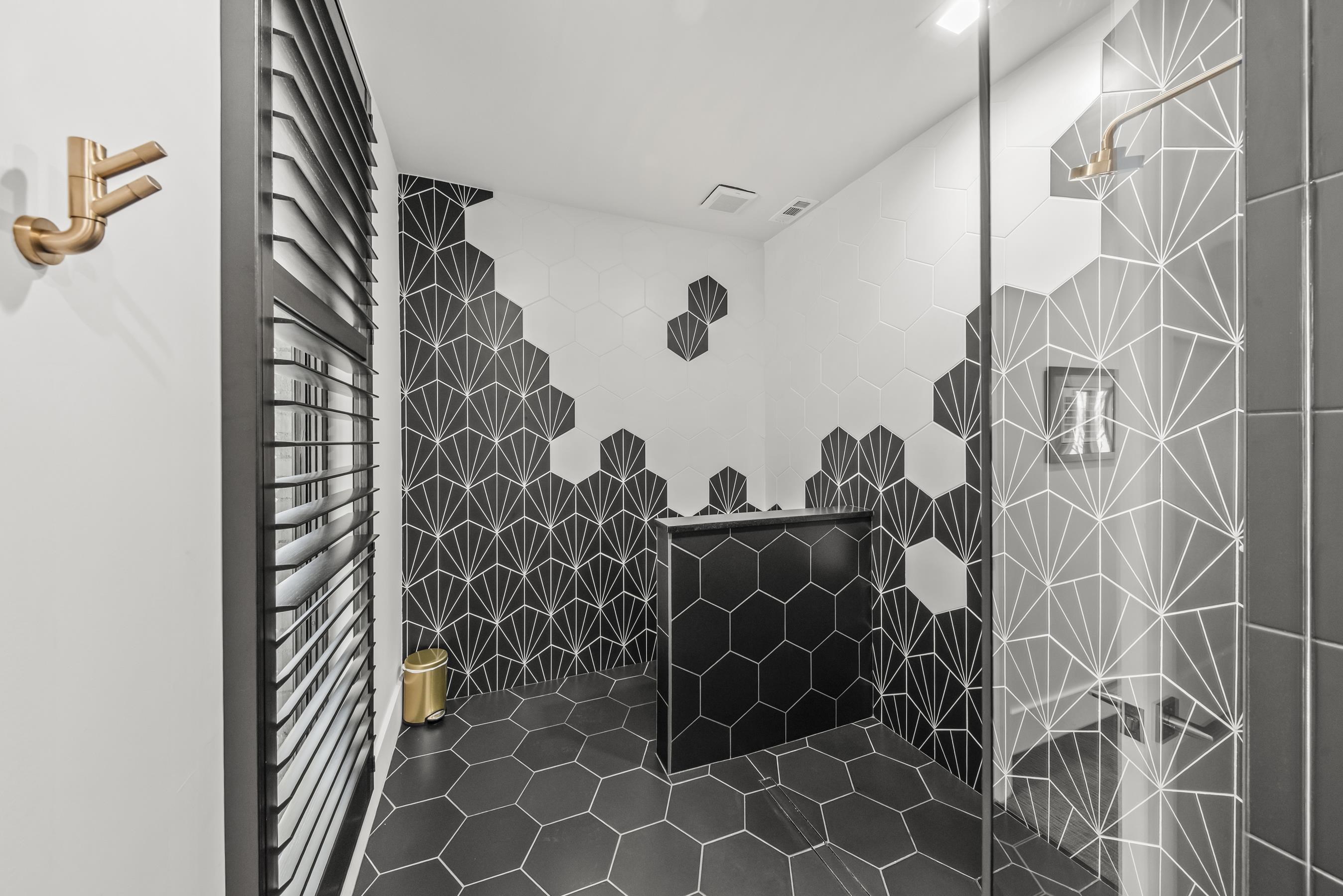 135 CAROLYN DRIVE image 60