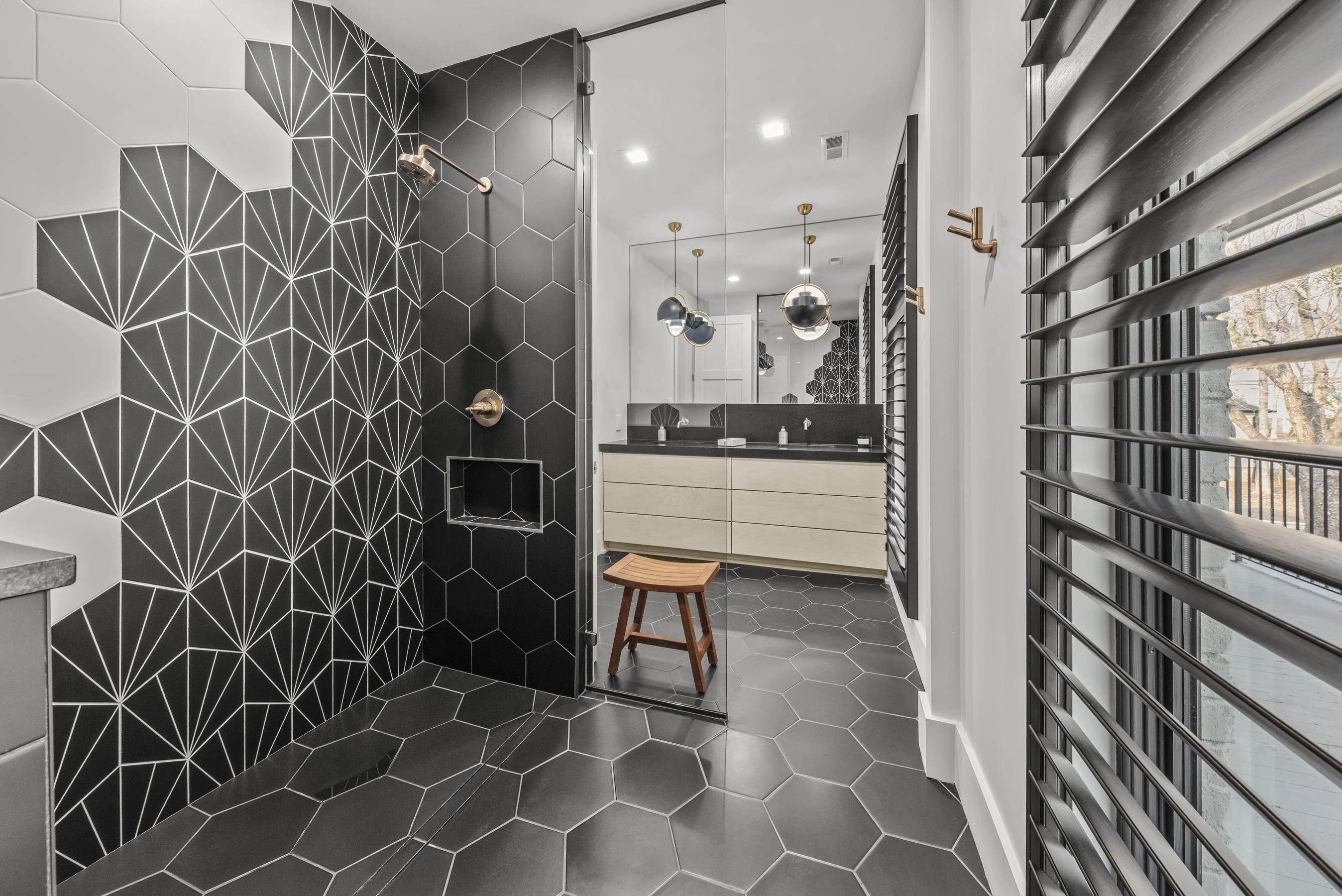 135 CAROLYN DRIVE image 61