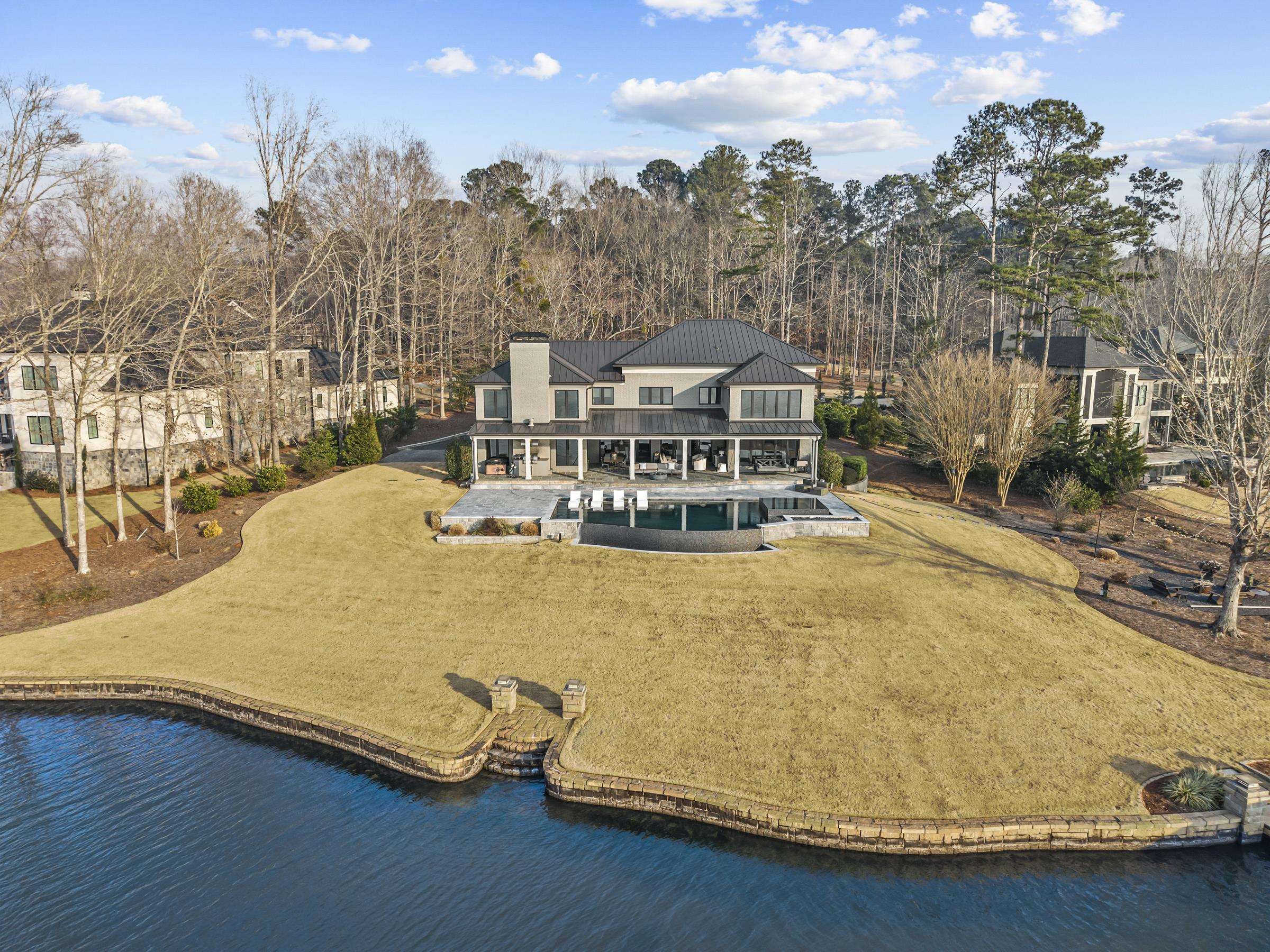 135 CAROLYN DRIVE image 10