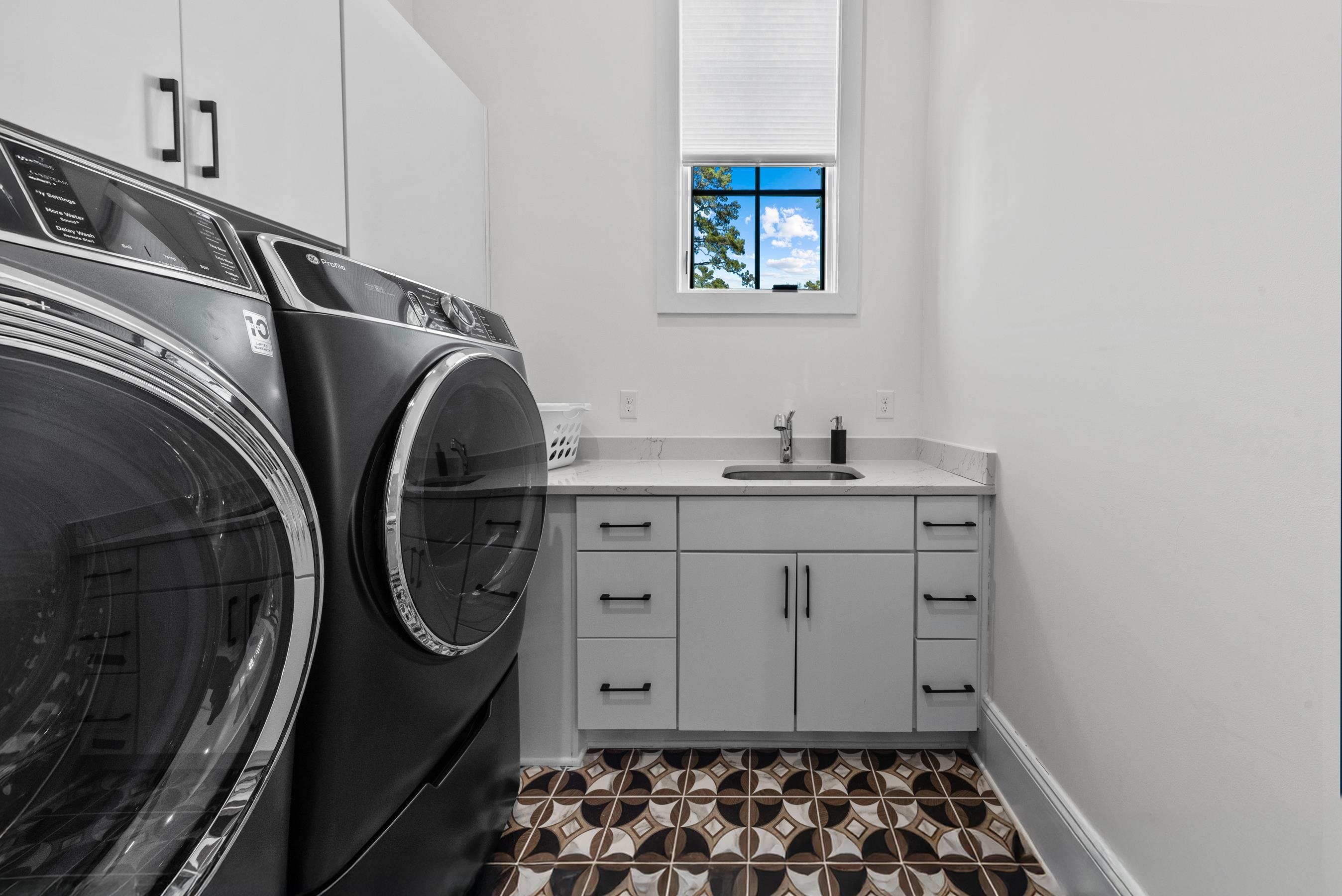 1180 BROADPOINT DRIVE image 34