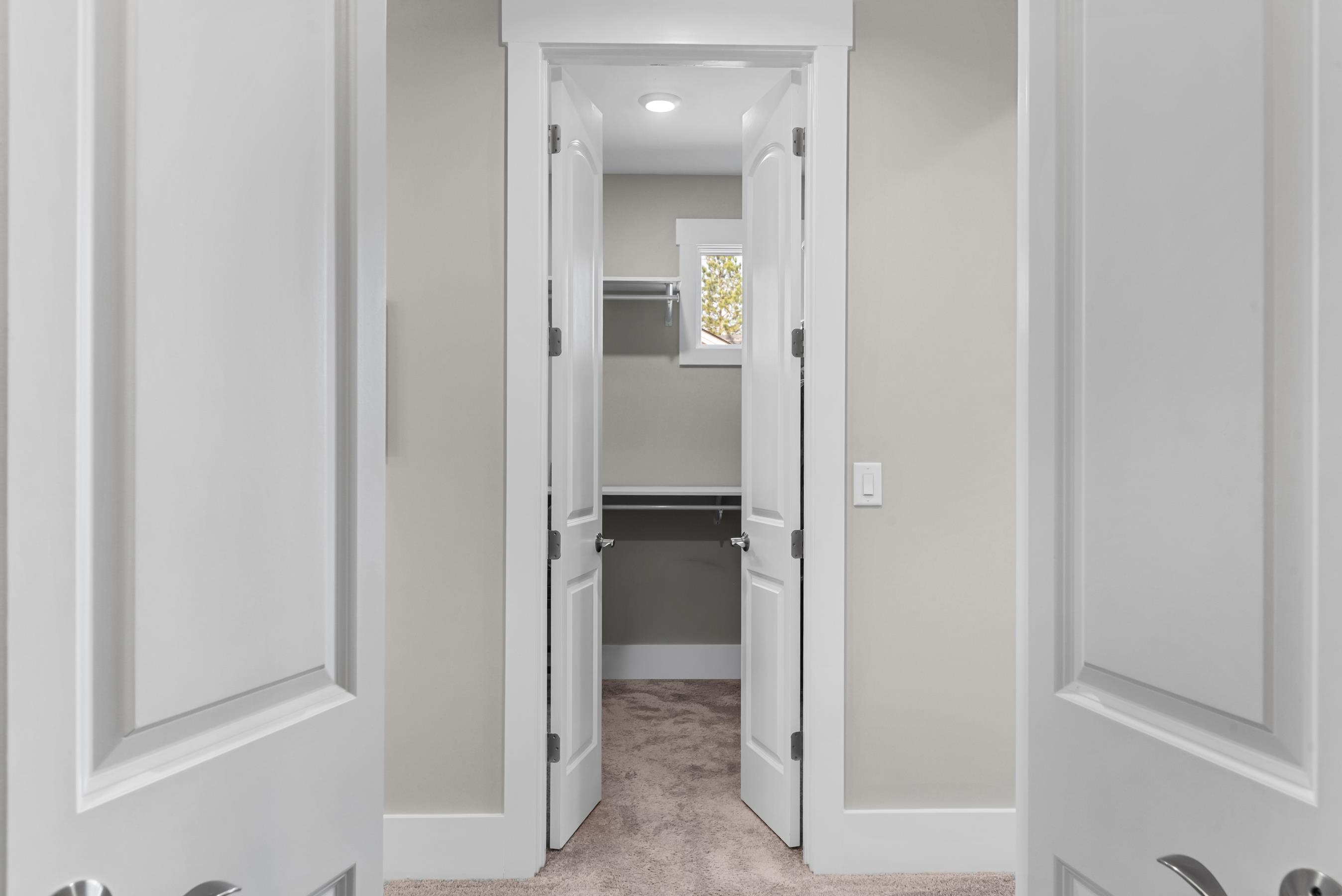 1041 TUGGLE CREEK image 37