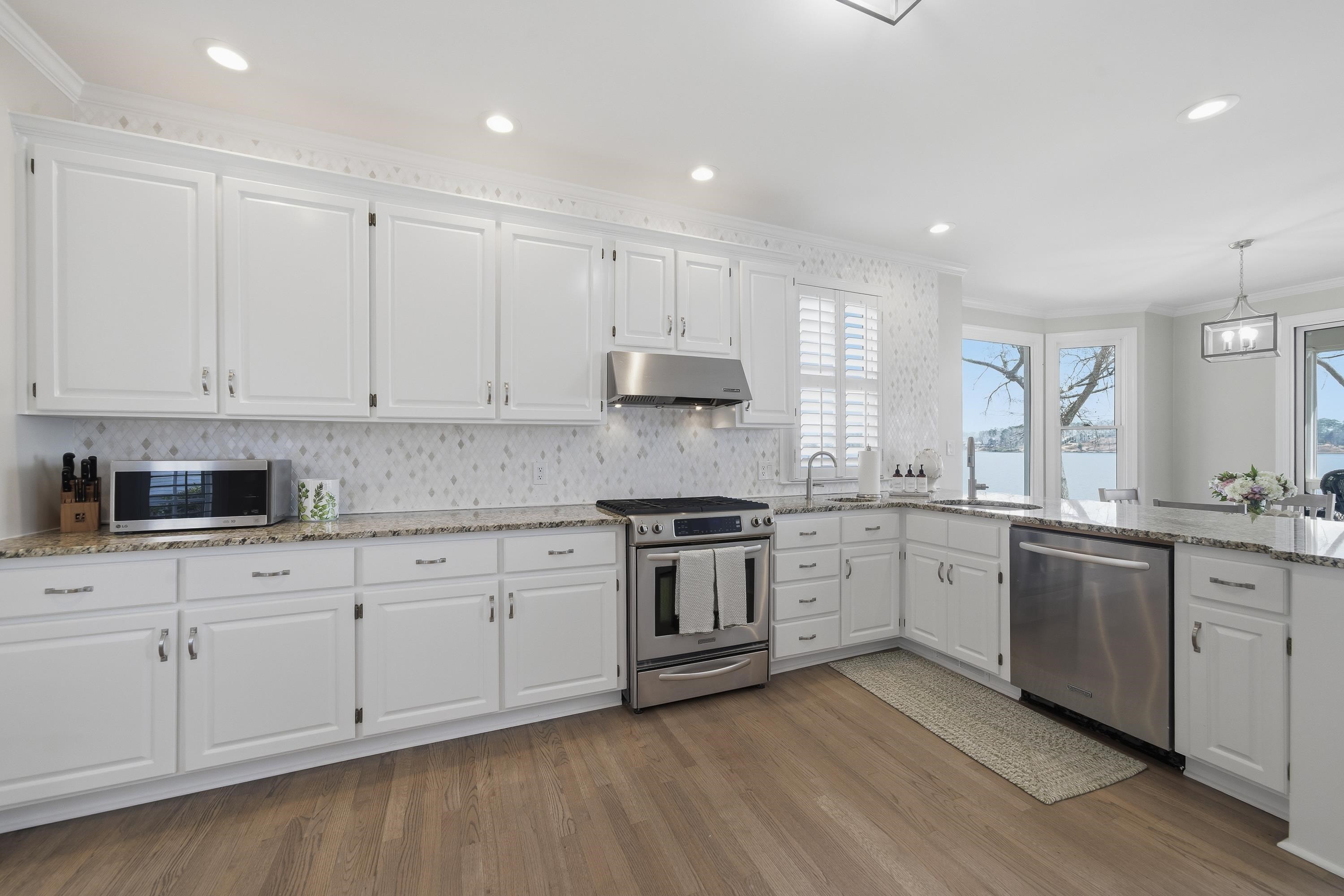 112 SEVEN OAKS COURT image 16