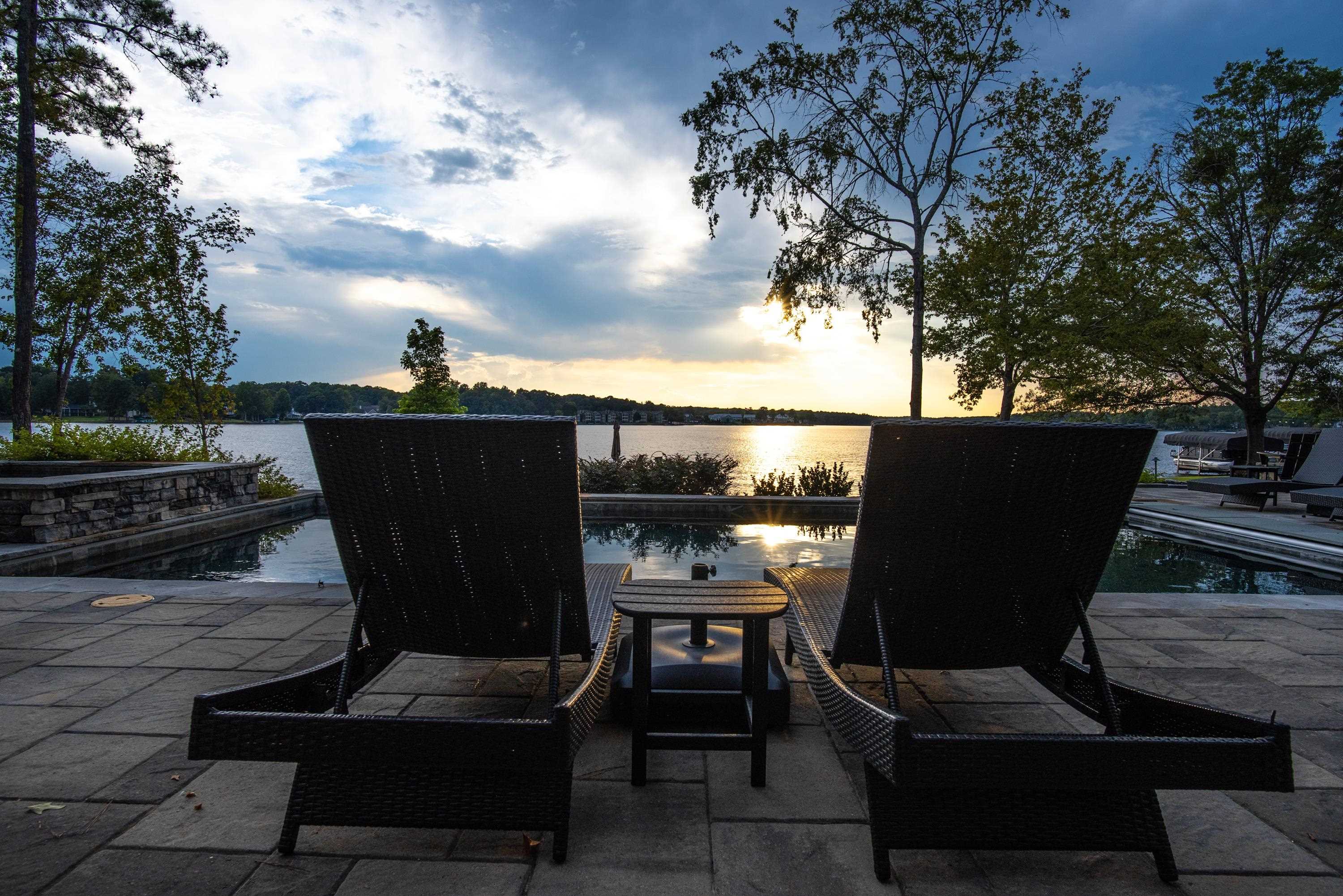 133 CAROLYN DRIVE image 2