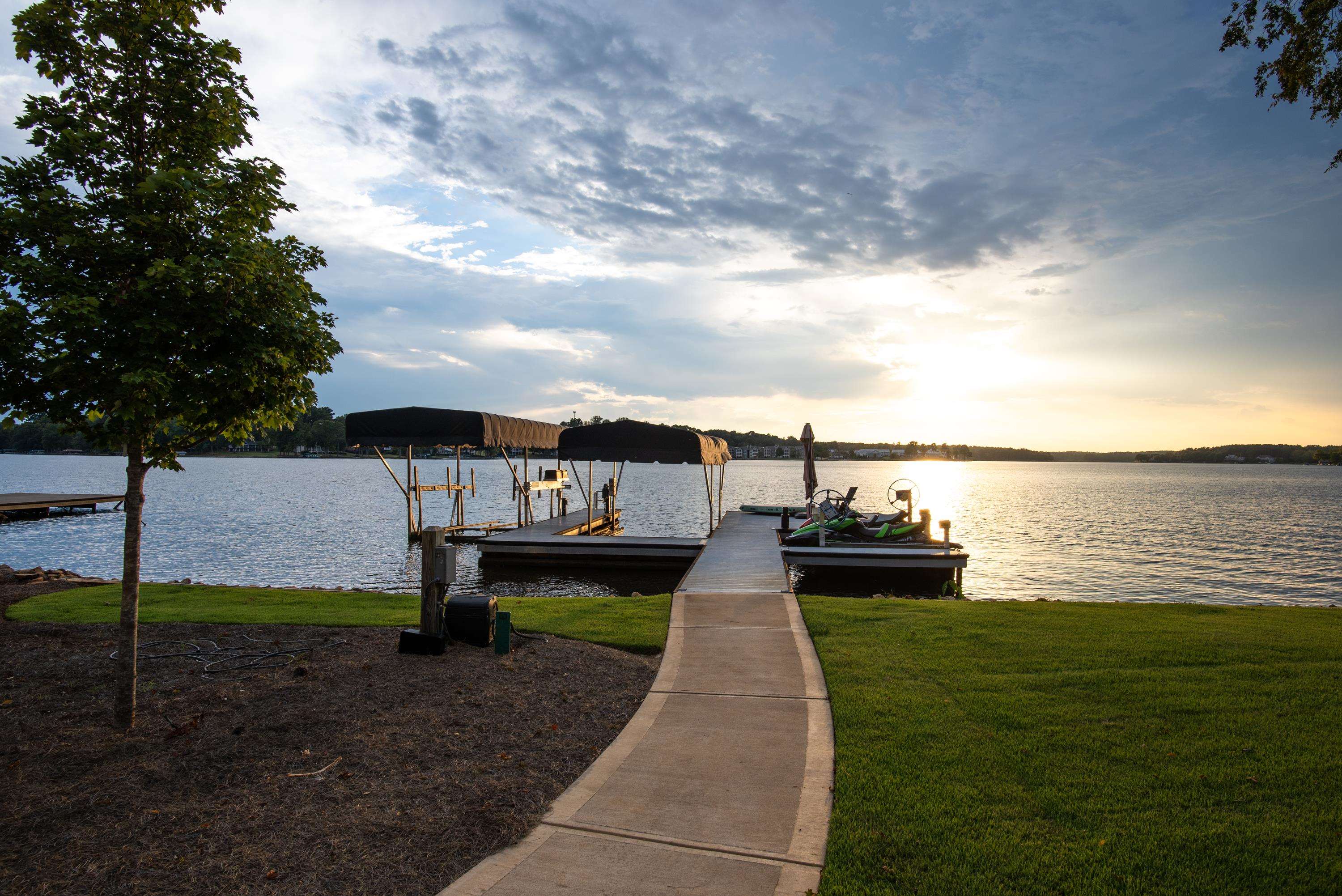 133 CAROLYN DRIVE image 3