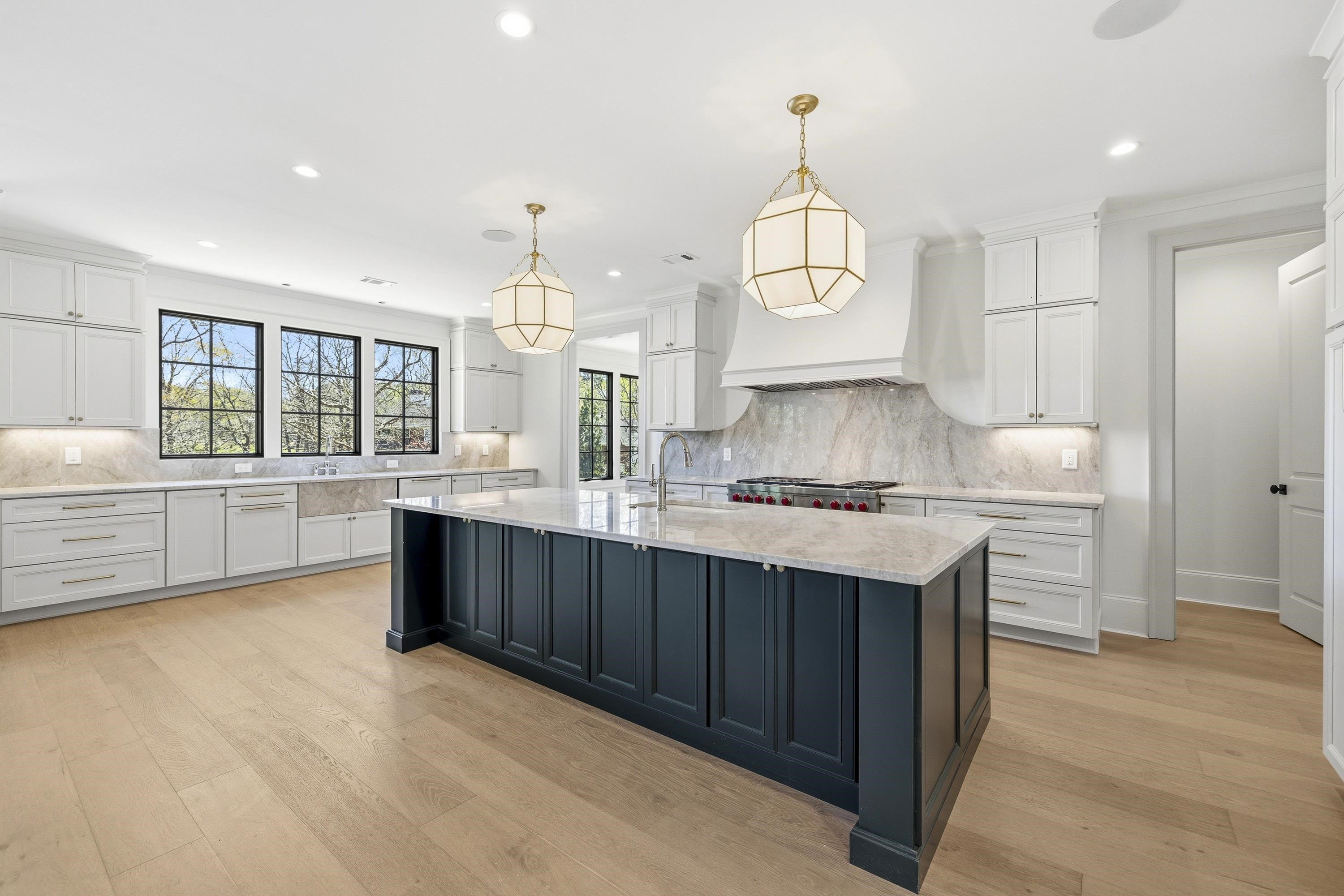 136 BARRINGTON HALL DRIVE image 15