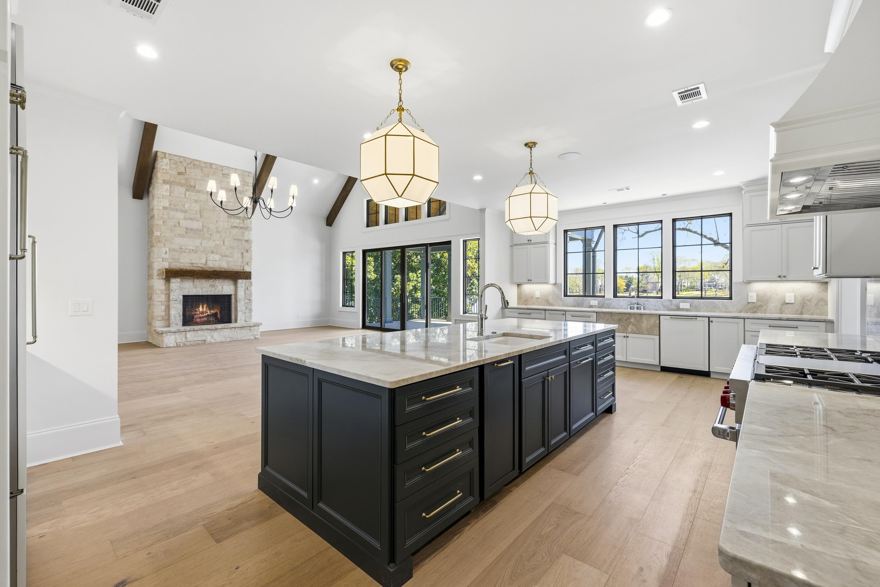136 BARRINGTON HALL DRIVE image 15