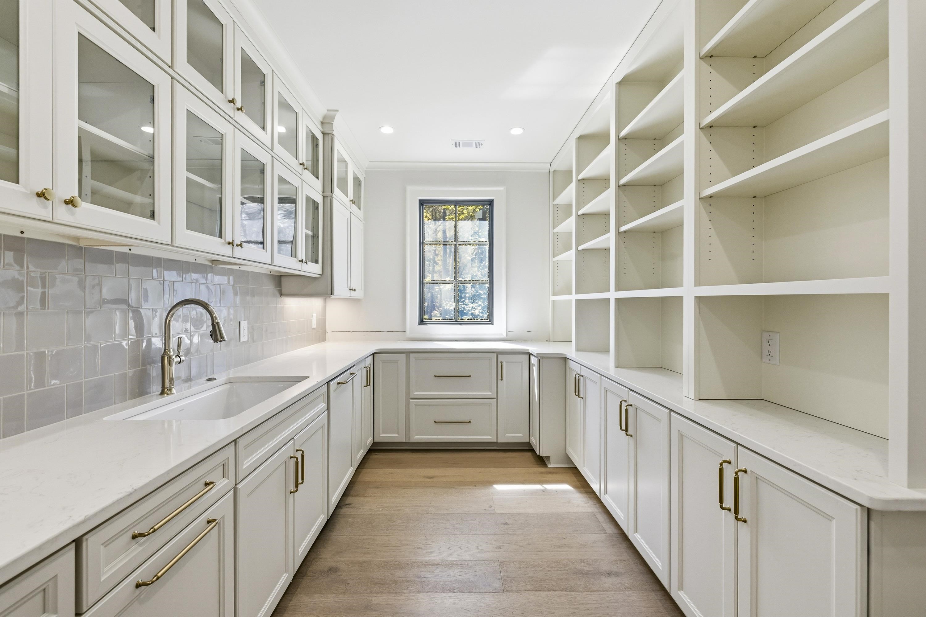 136 BARRINGTON HALL DRIVE image 21