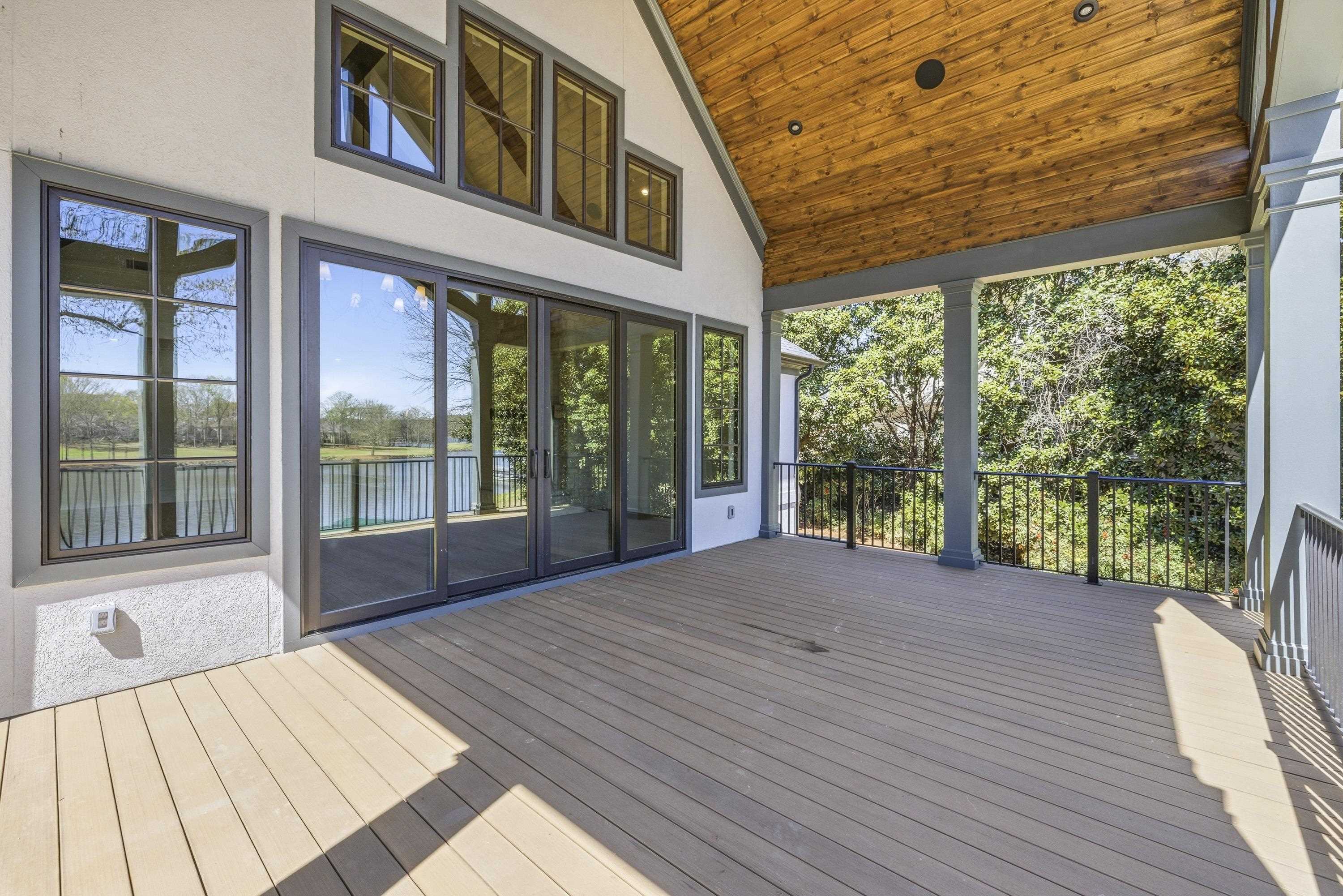 136 BARRINGTON HALL DRIVE image 26