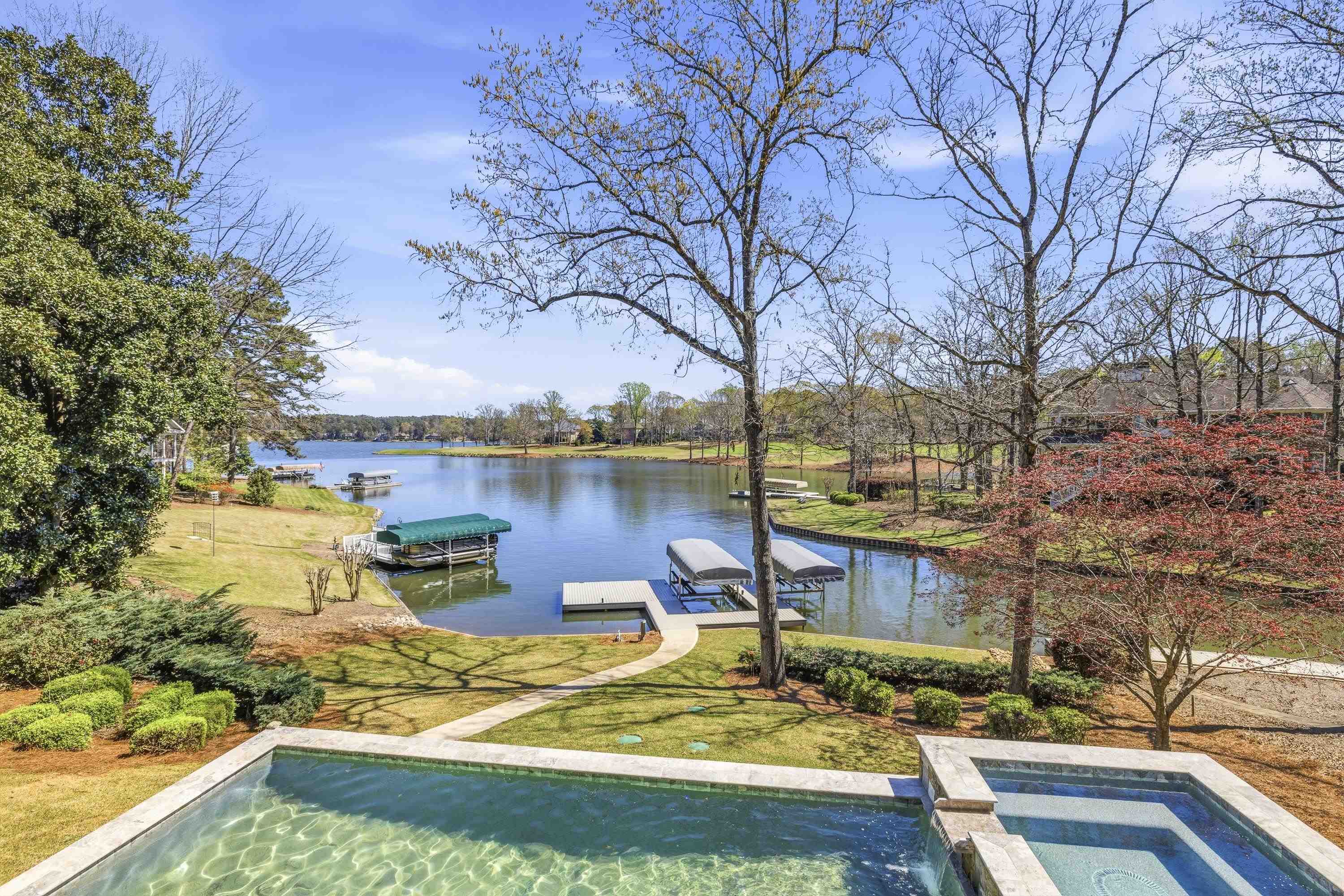 136 BARRINGTON HALL DRIVE image 28