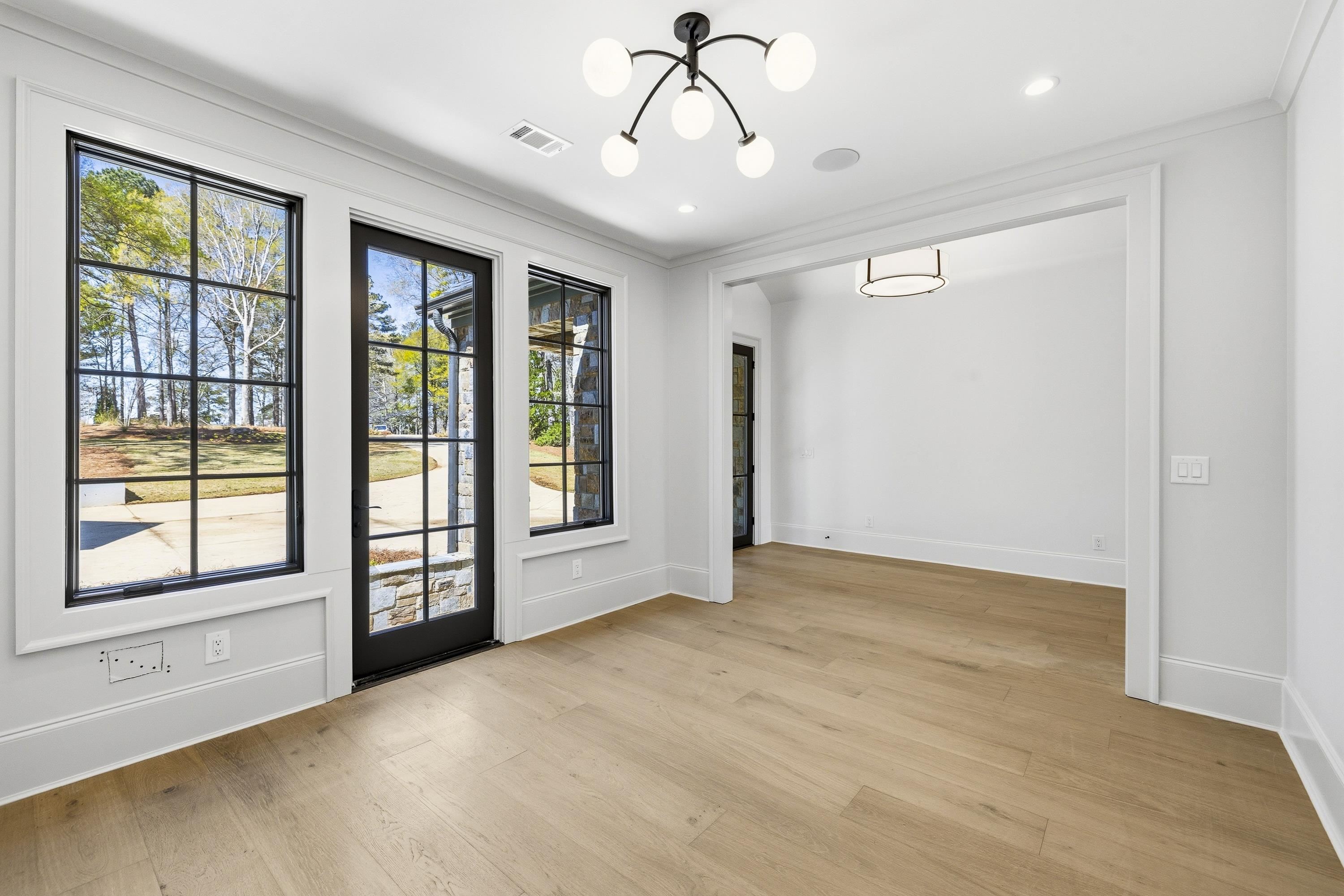 136 BARRINGTON HALL DRIVE image 29