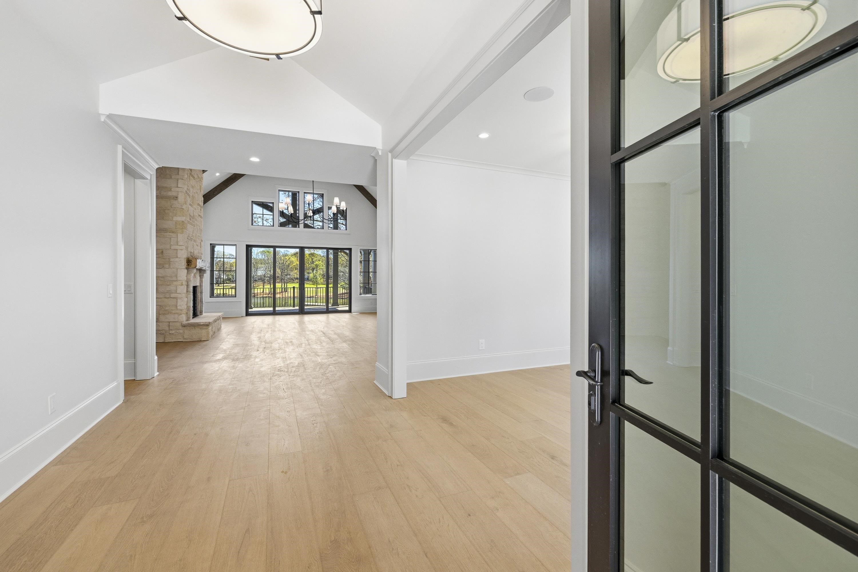 136 BARRINGTON HALL DRIVE image 9