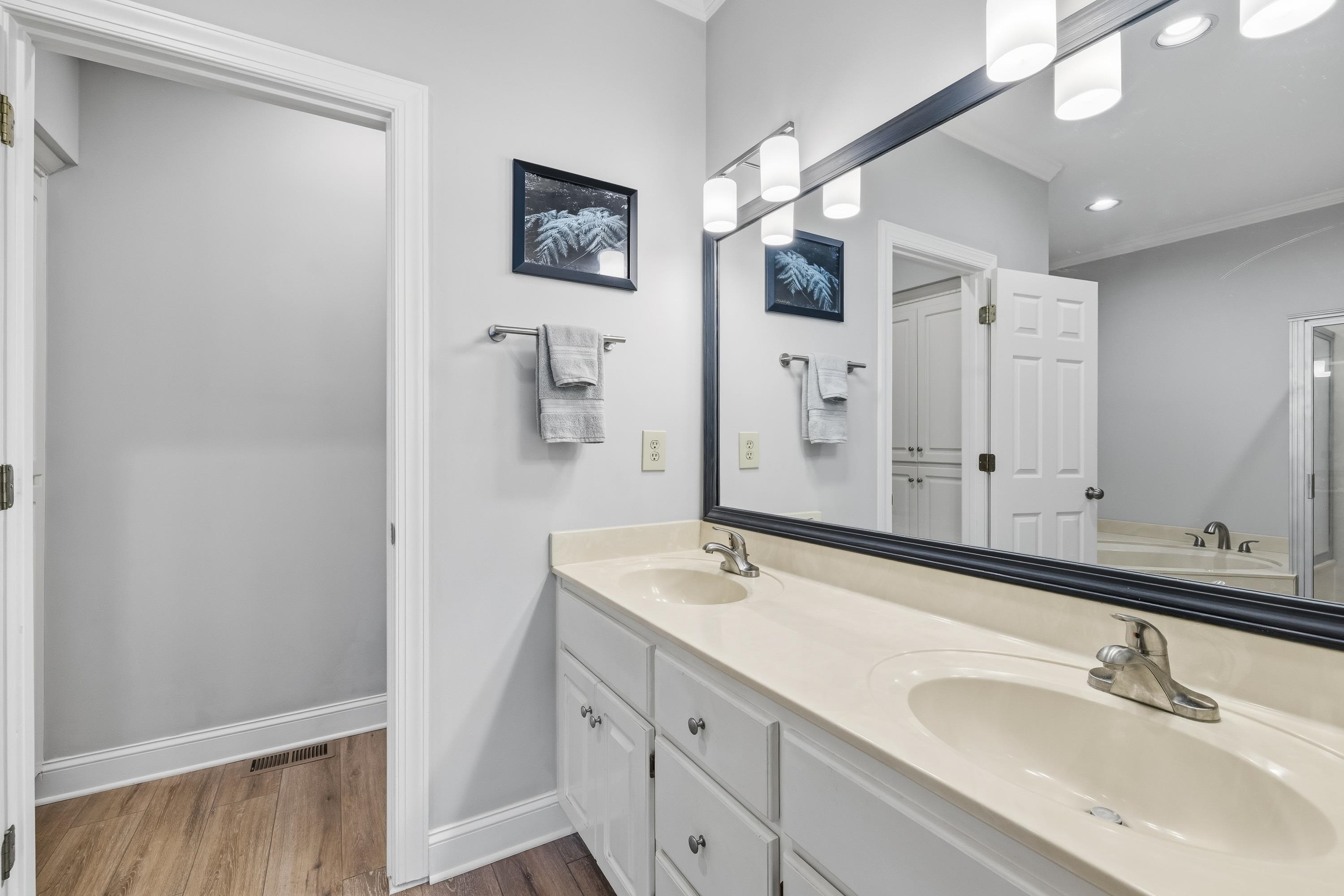 208 BEECH HAVEN LANE image 21