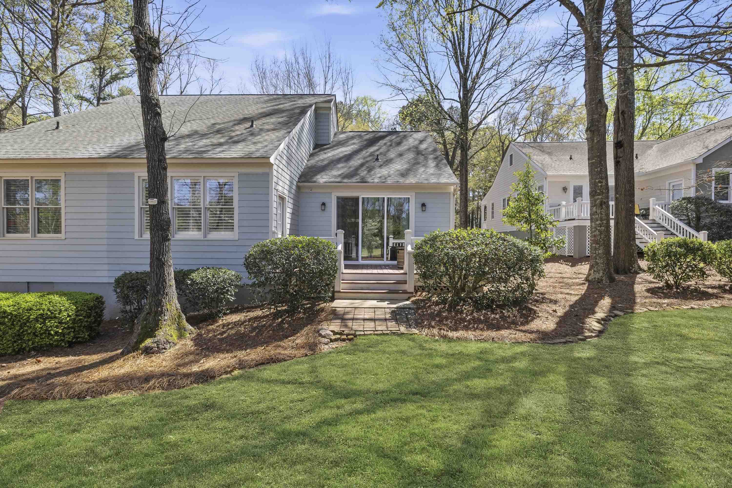 208 BEECH HAVEN LANE image 4