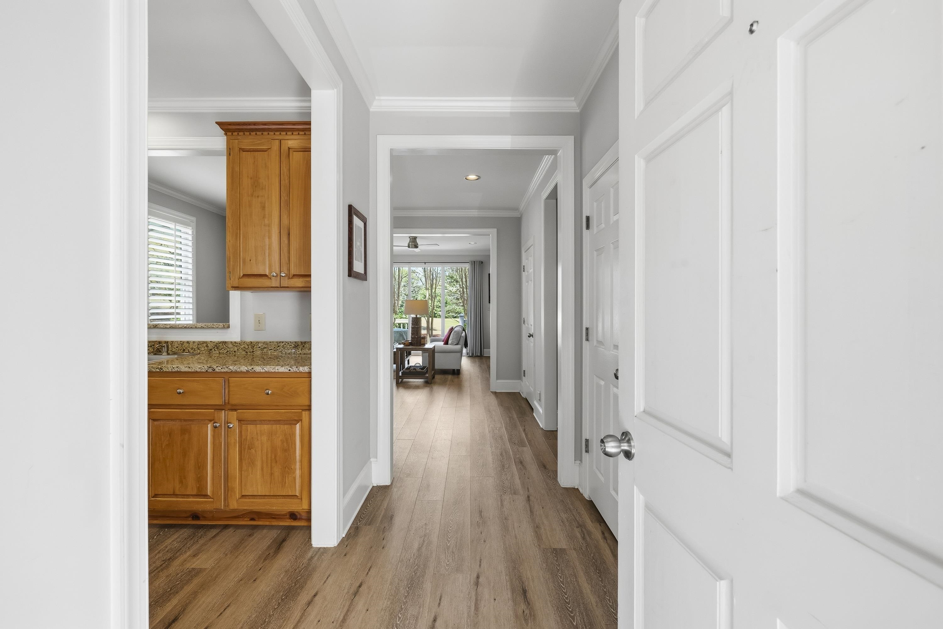 208 BEECH HAVEN LANE image 9