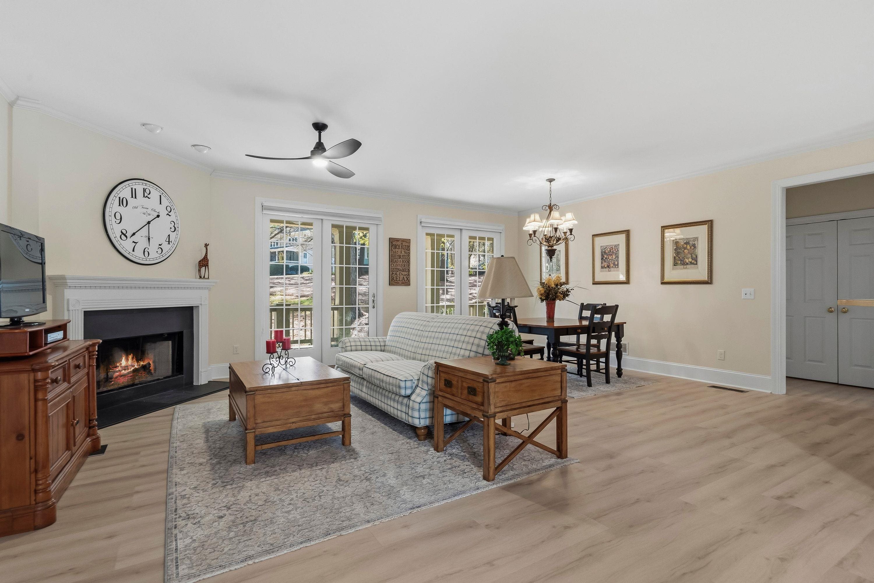 108 MAYFAIR COURT image 11