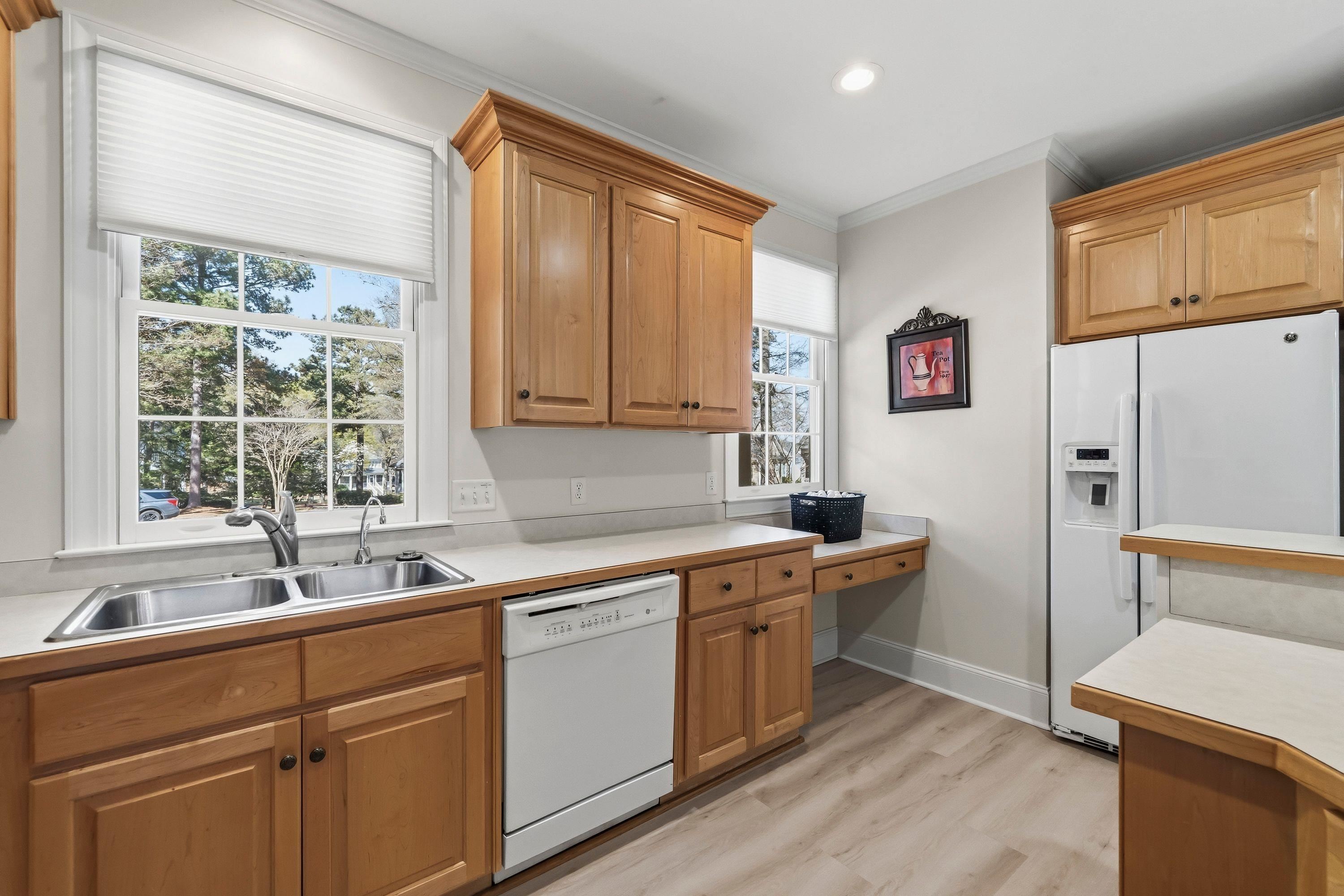 108 MAYFAIR COURT image 17