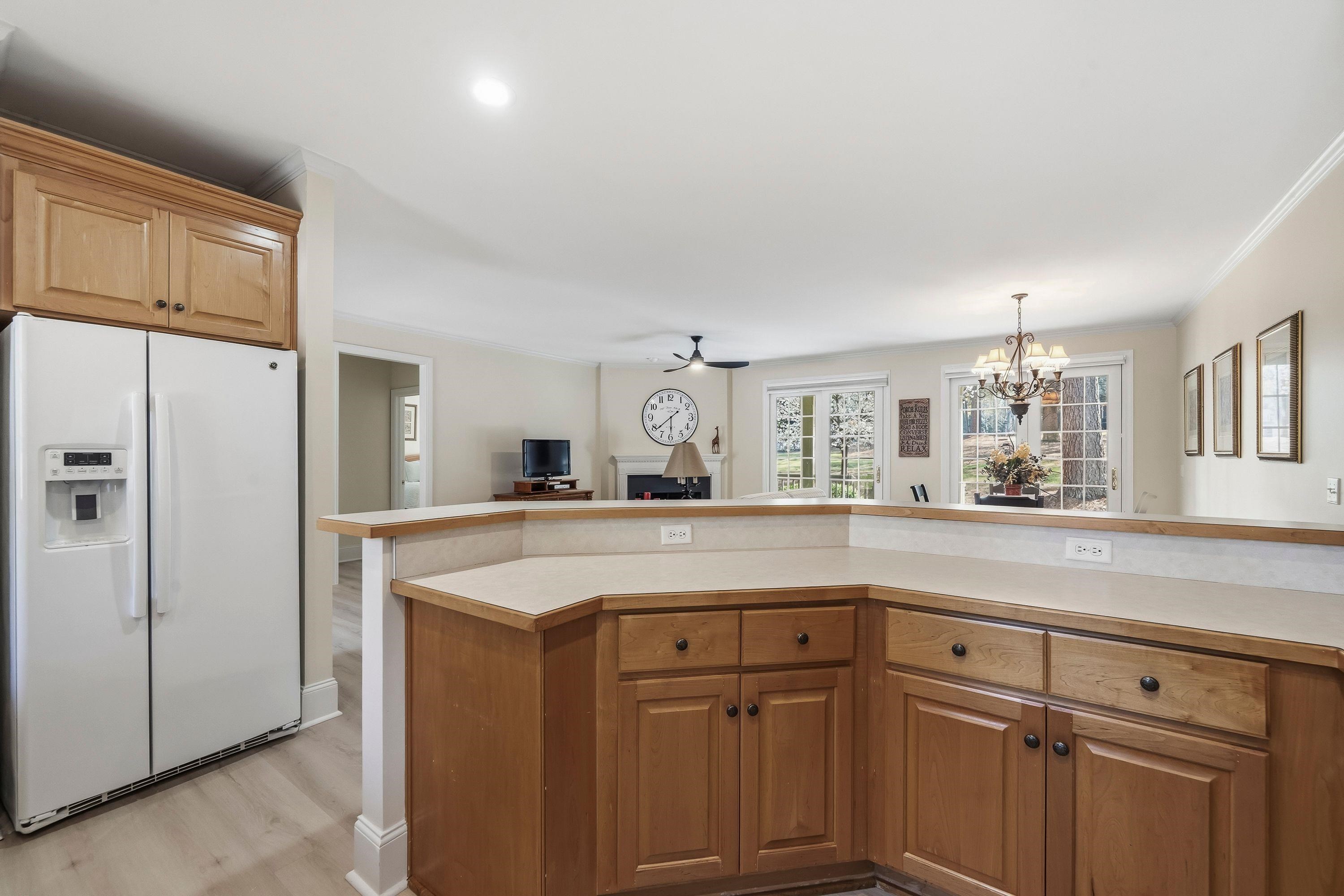 108 MAYFAIR COURT image 20