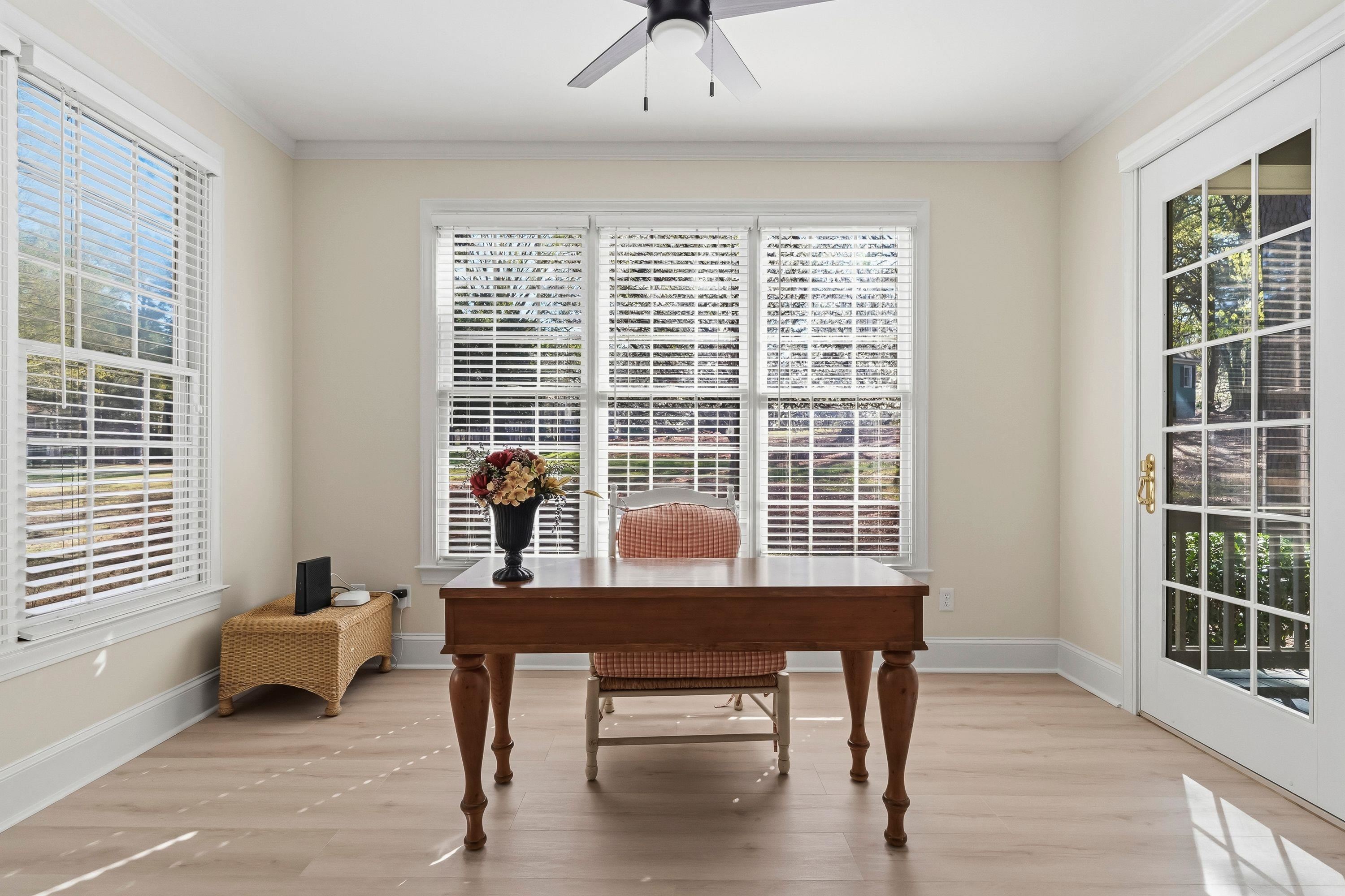 108 MAYFAIR COURT image 24