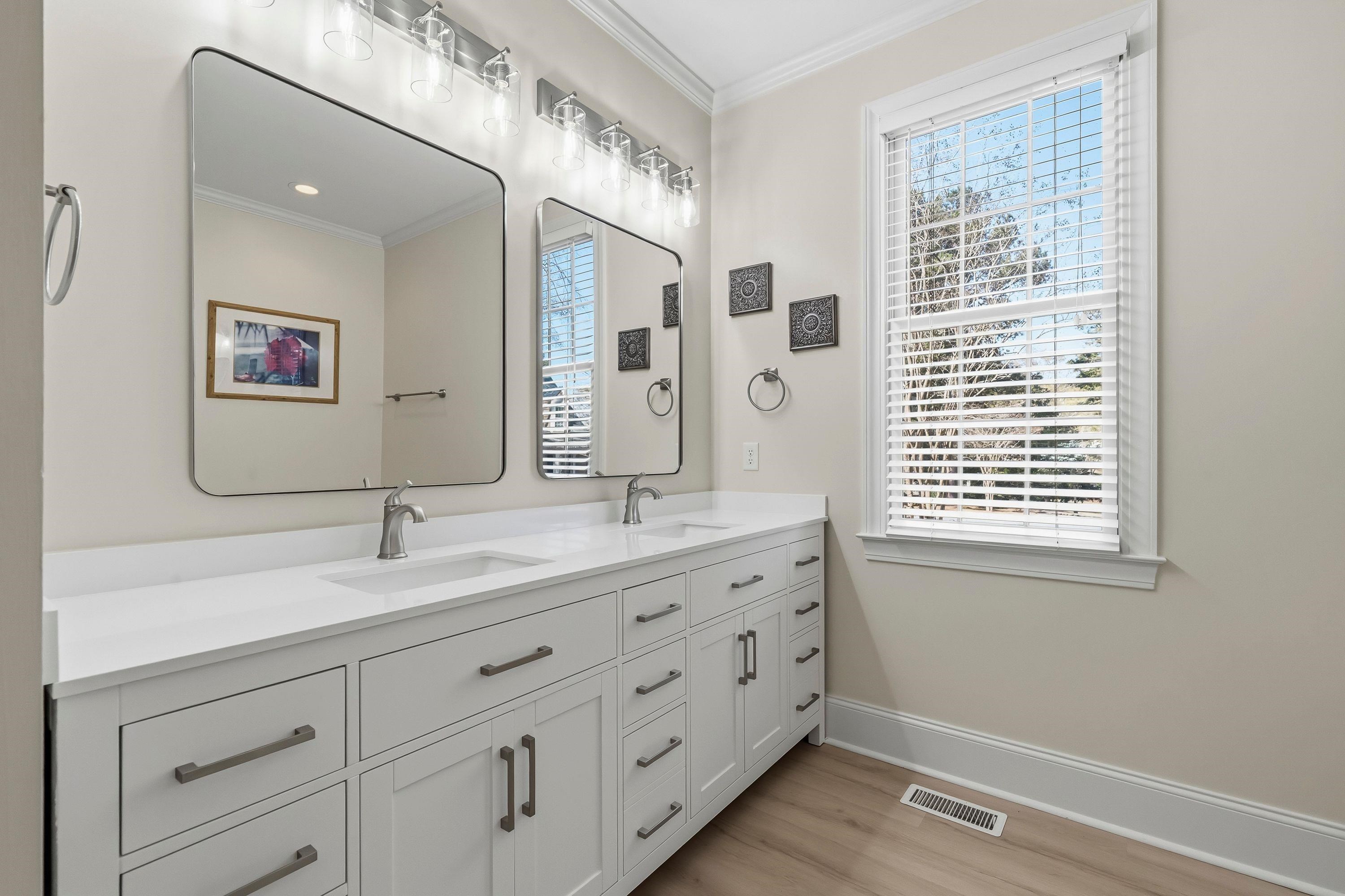 108 MAYFAIR COURT image 27