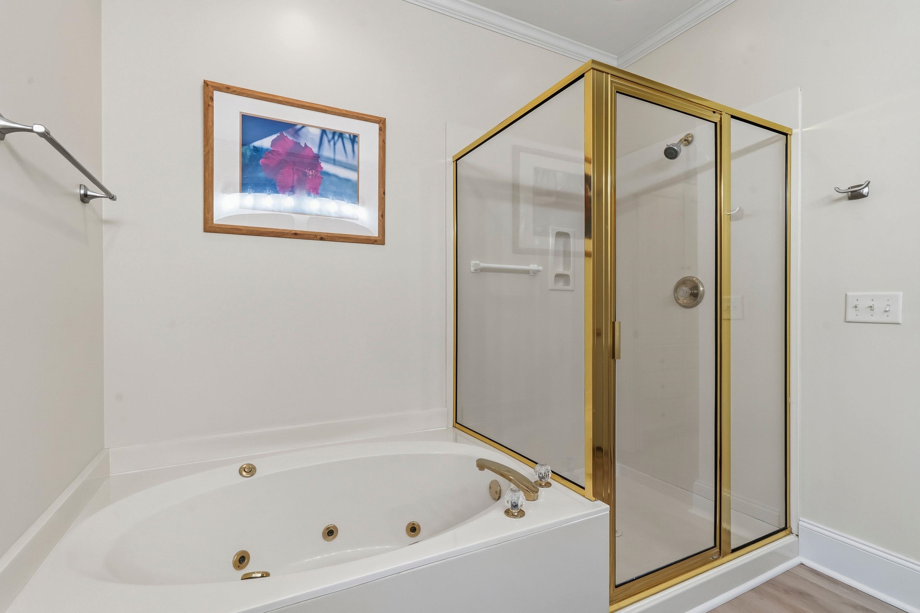 108 MAYFAIR COURT image 28