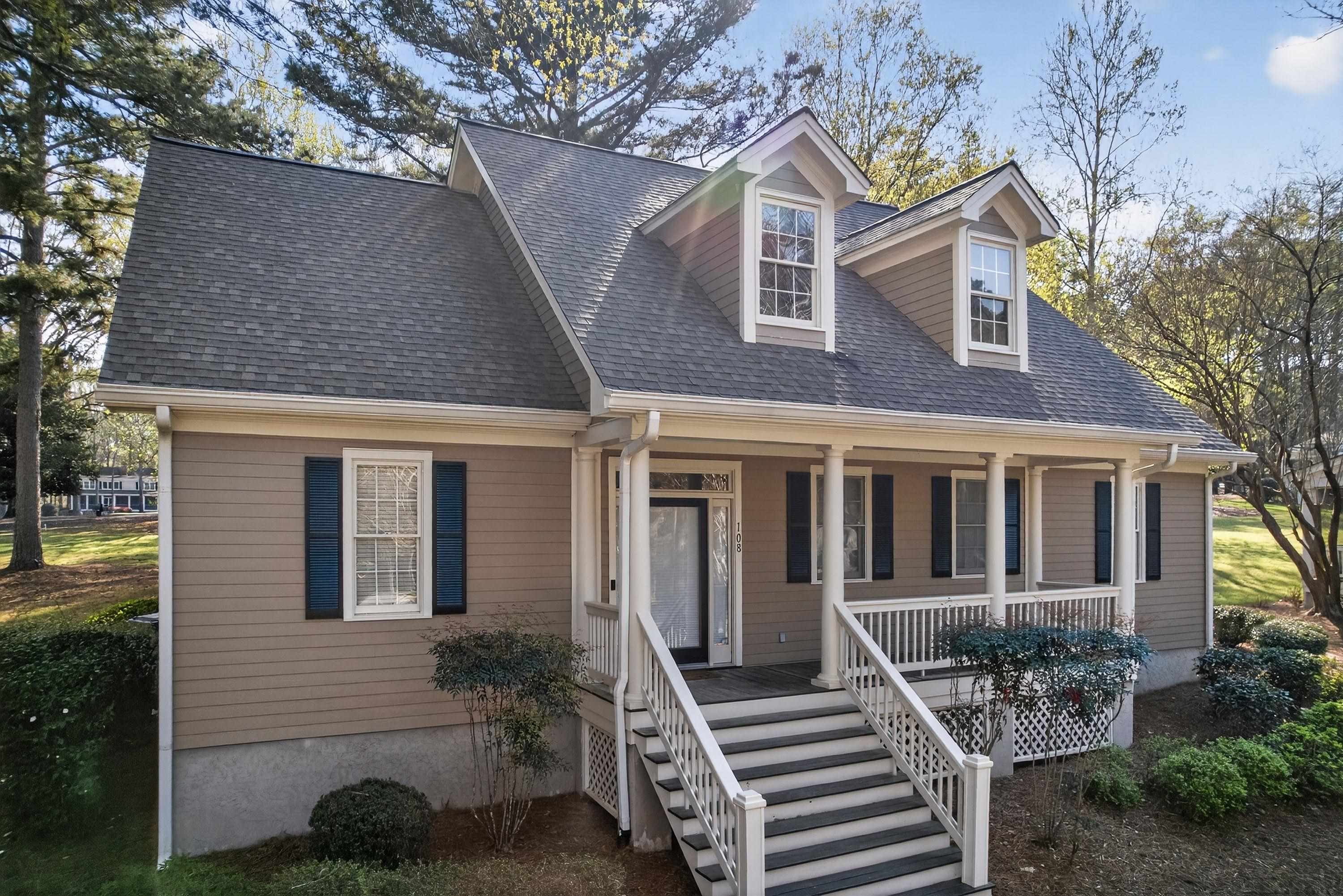 108 MAYFAIR COURT image 4