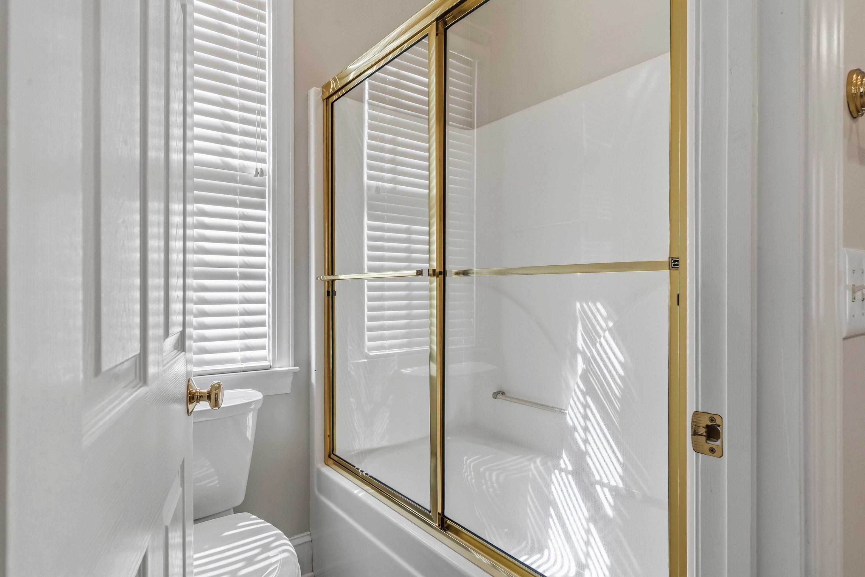 108 MAYFAIR COURT image 34