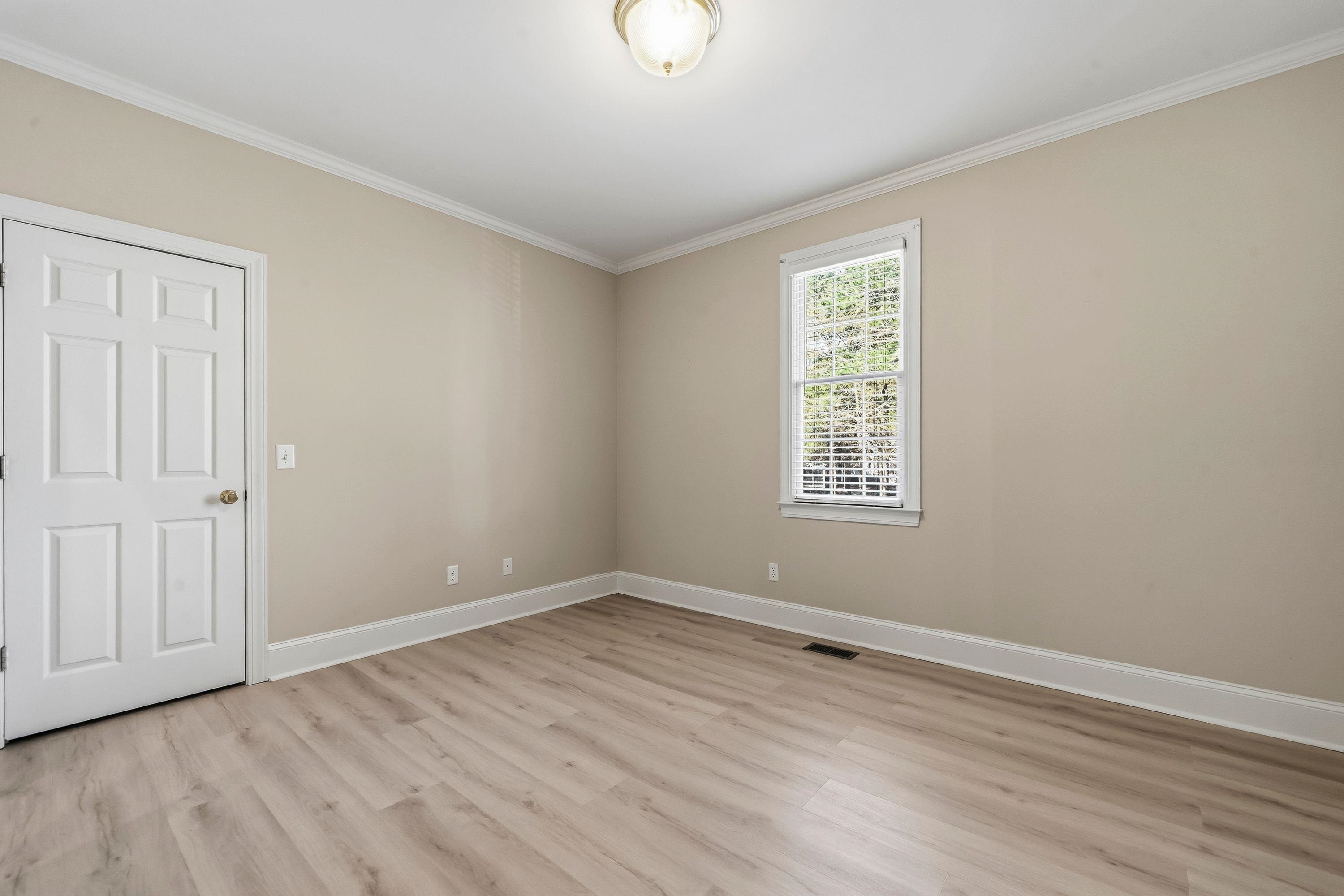 108 MAYFAIR COURT image 35