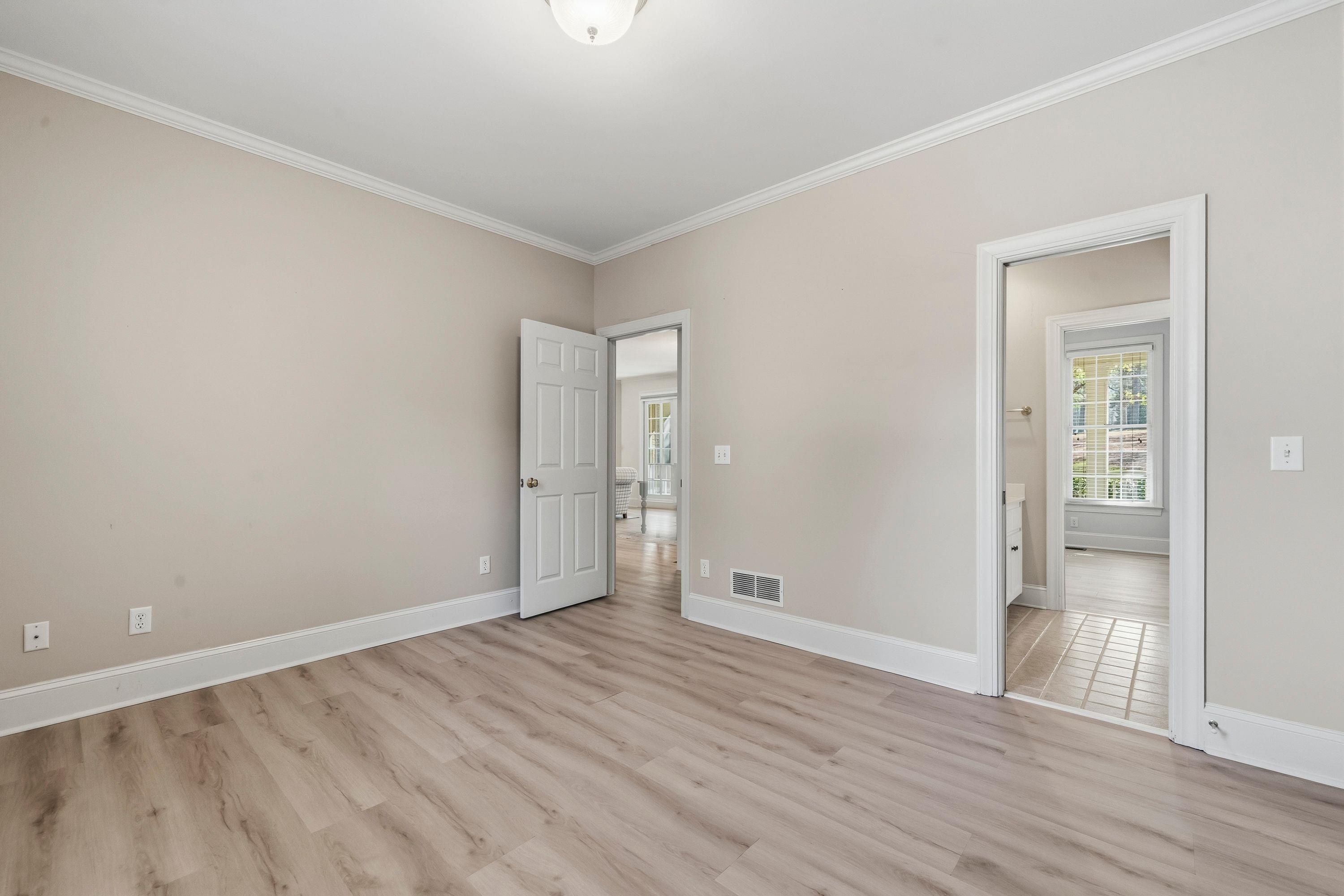 108 MAYFAIR COURT image 36