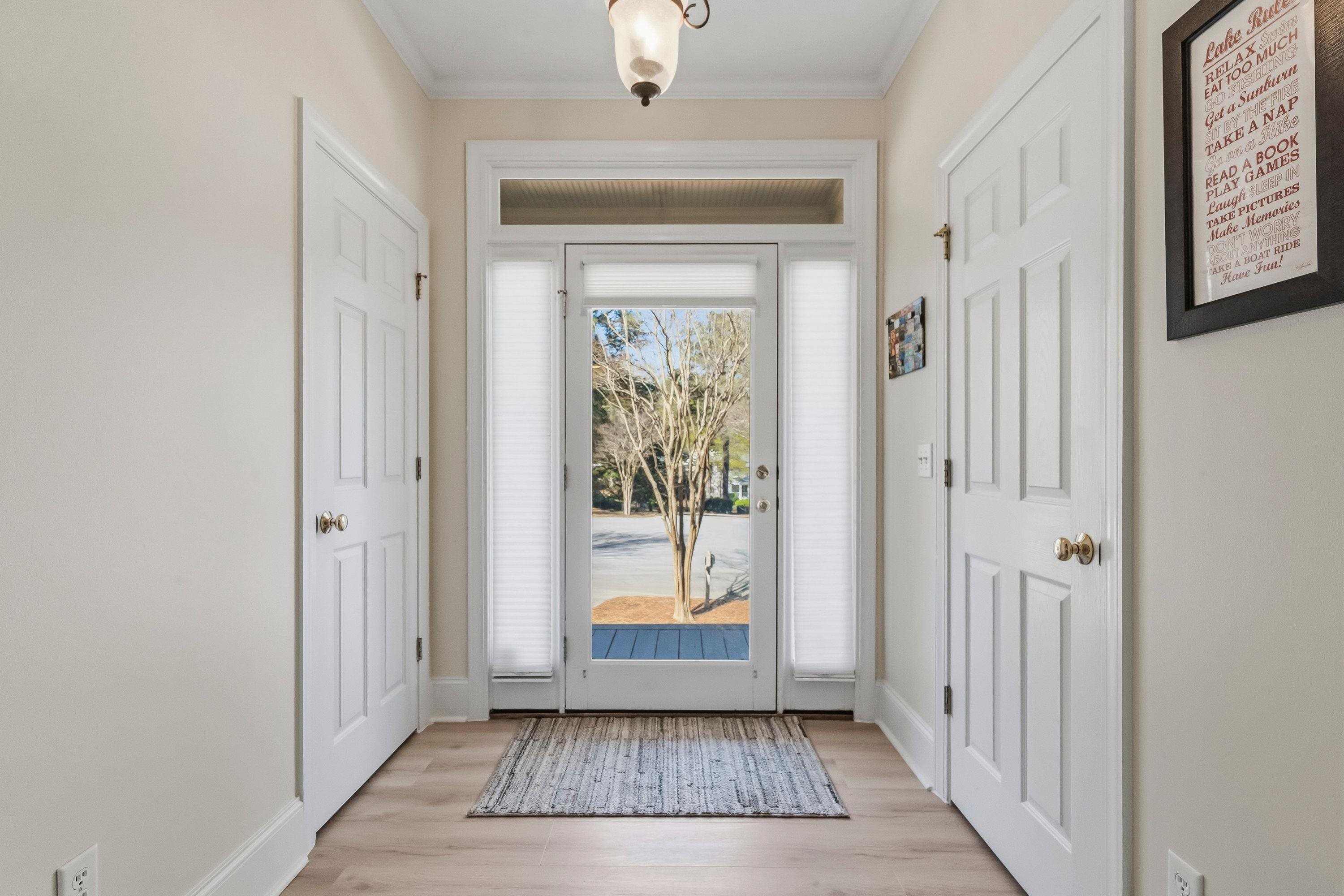 108 MAYFAIR COURT image 7