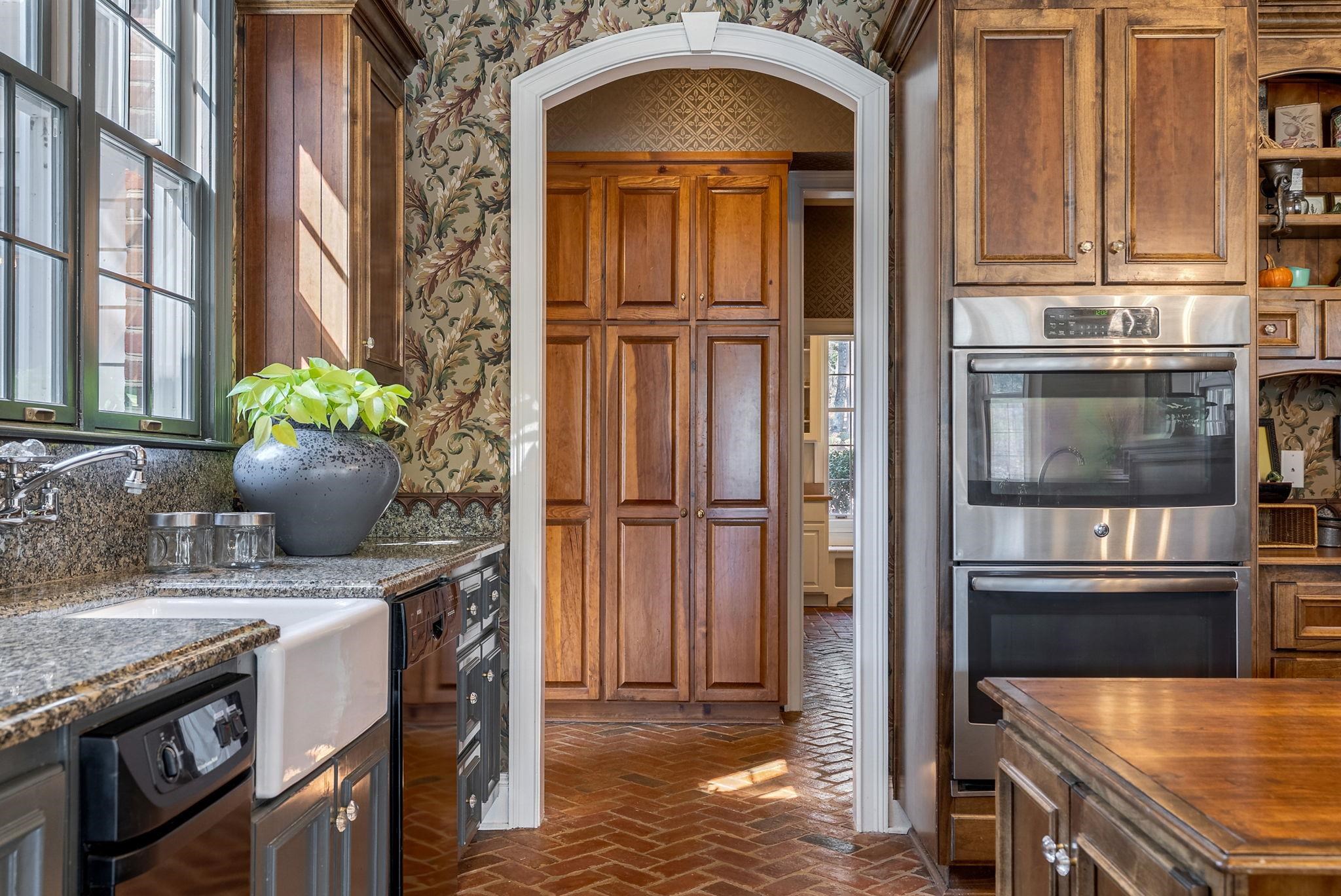 1040 SCOTT LOOP image 22