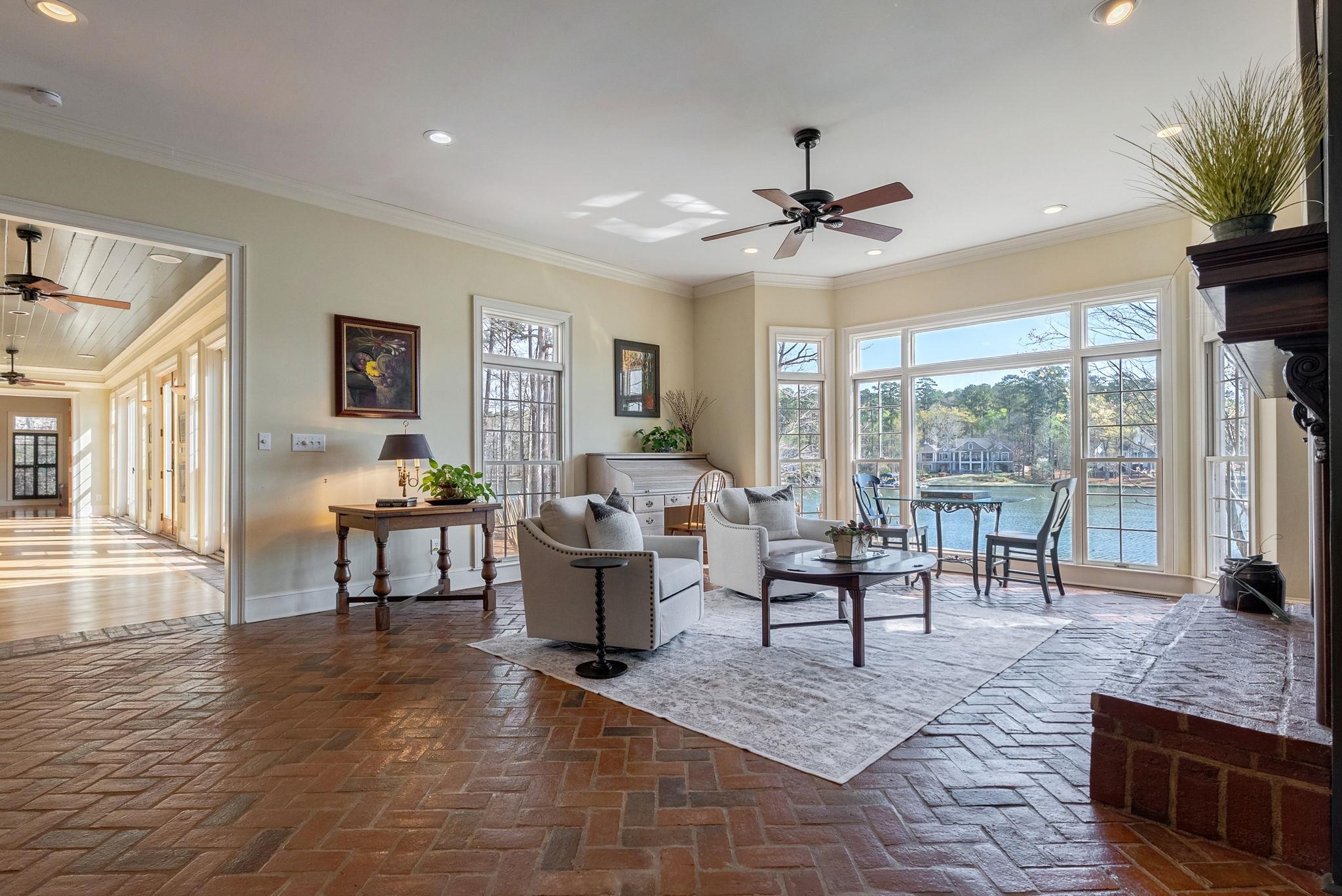 1040 SCOTT LOOP image 24