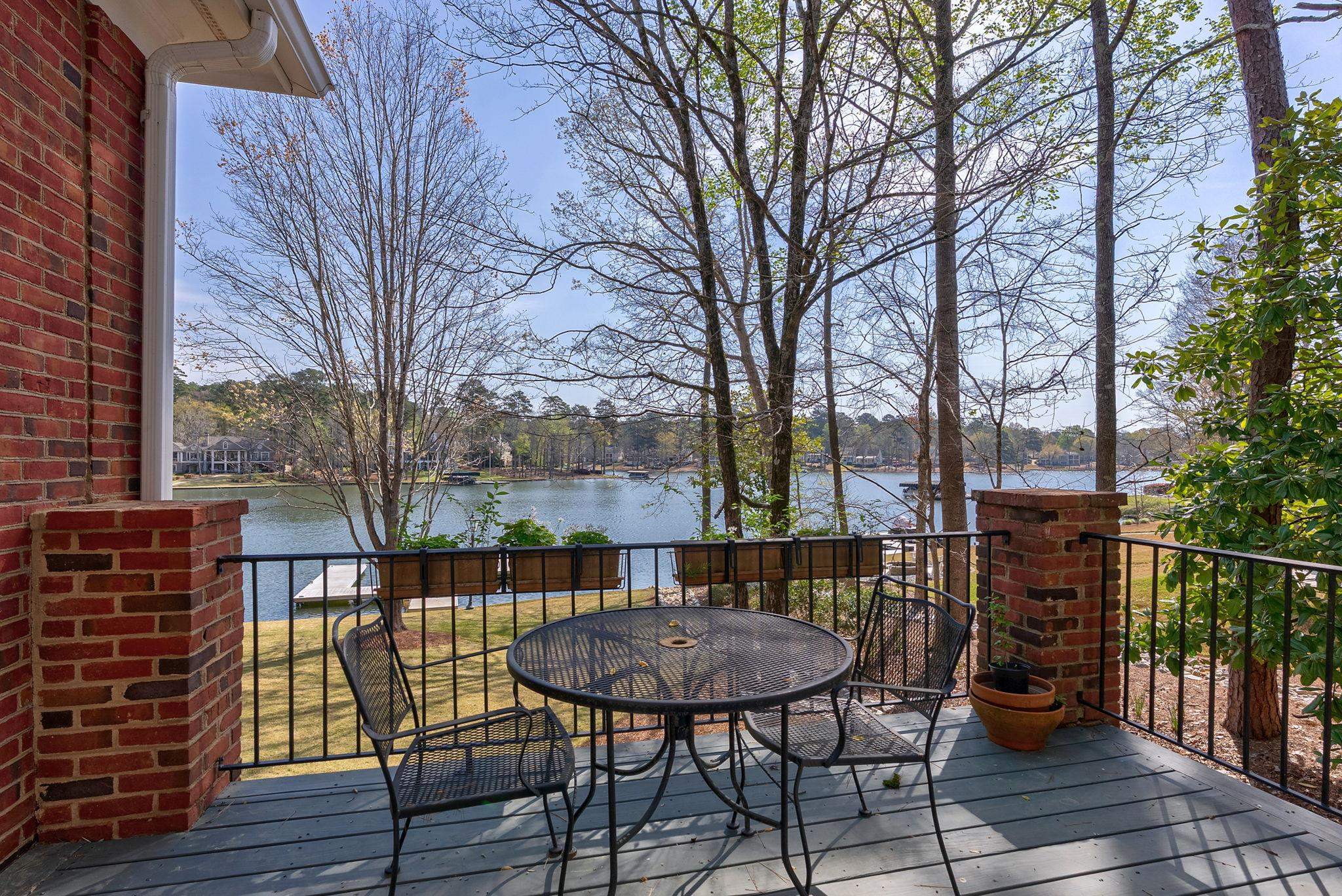 1040 SCOTT LOOP image 31