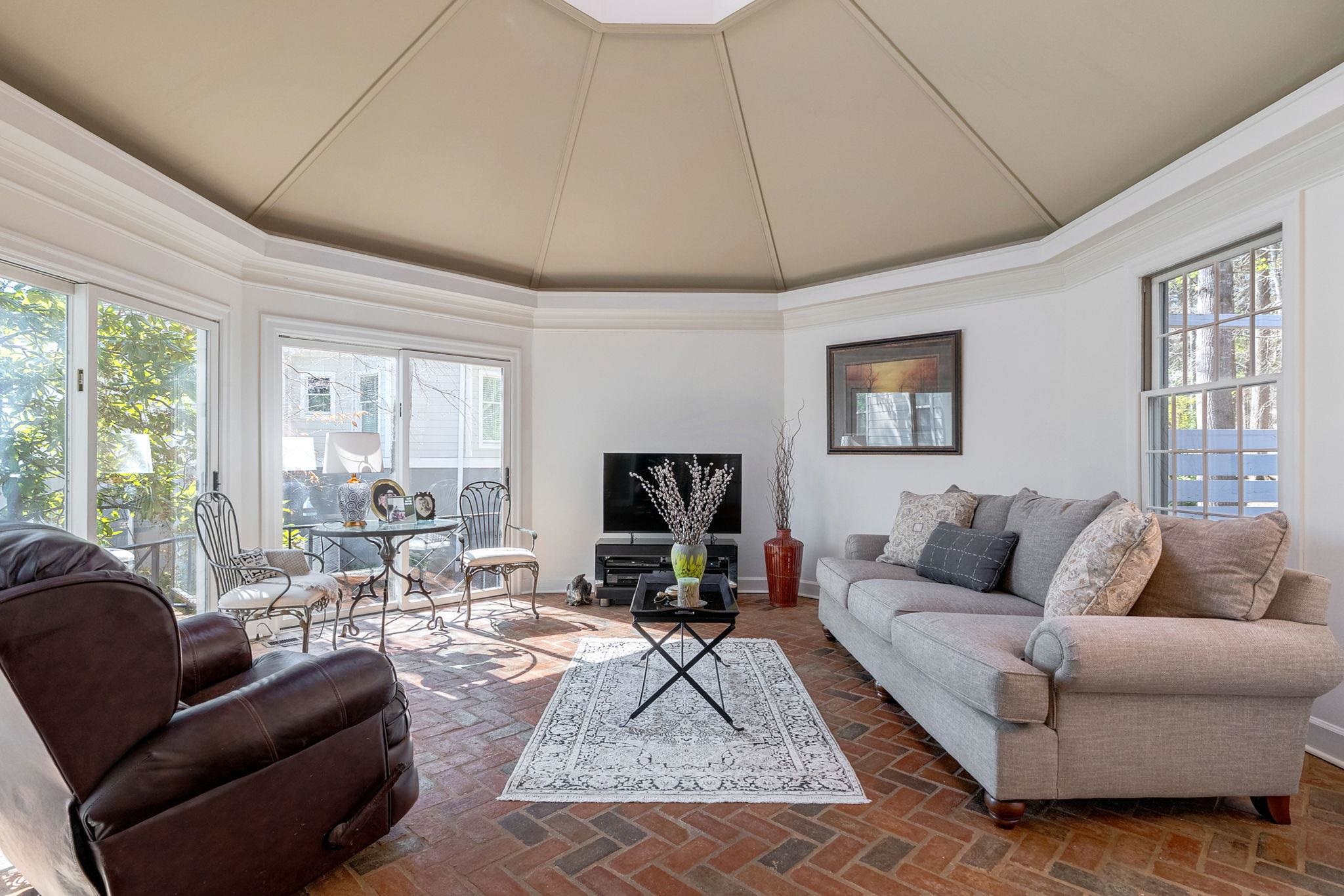 1040 SCOTT LOOP image 32