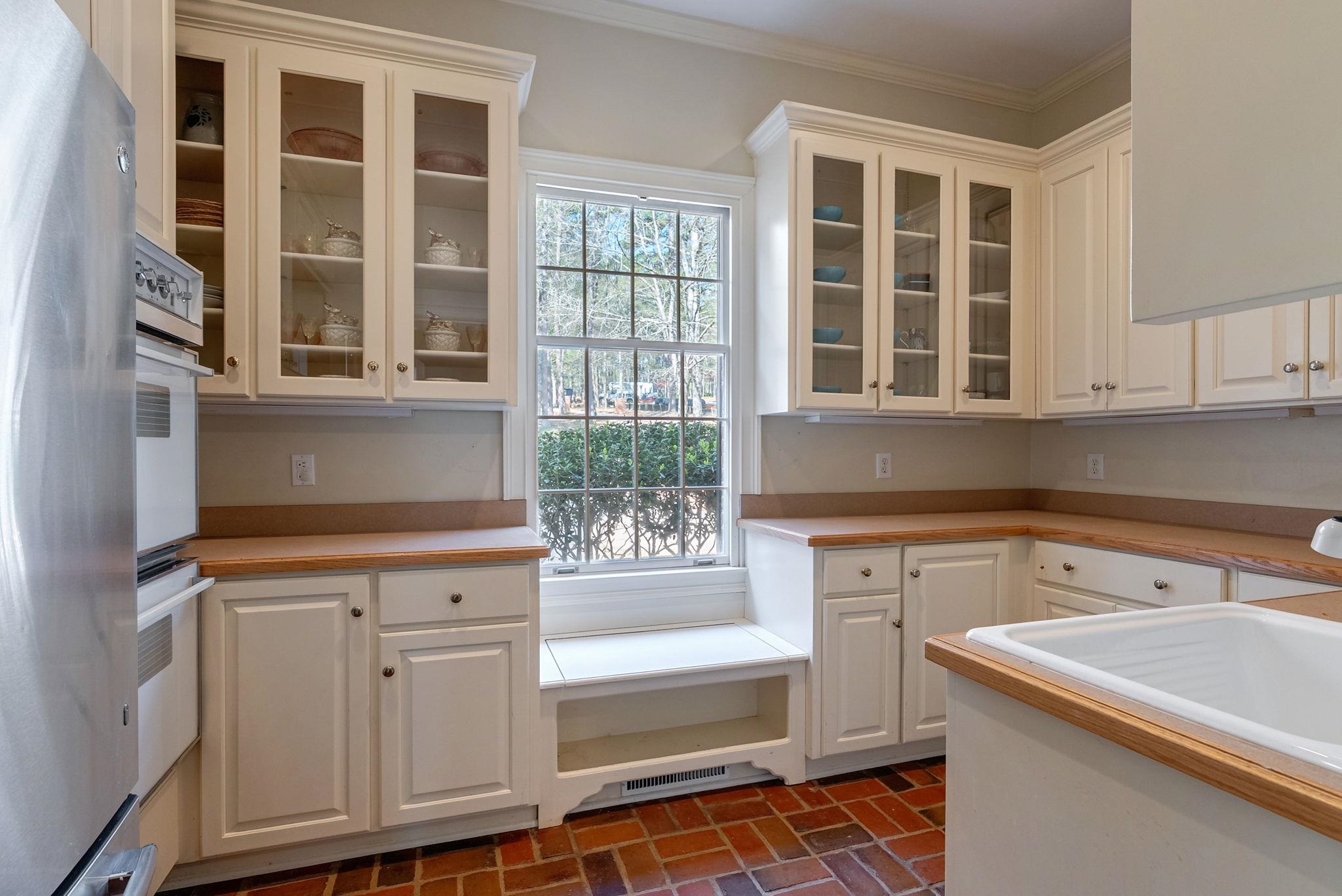 1040 SCOTT LOOP image 36