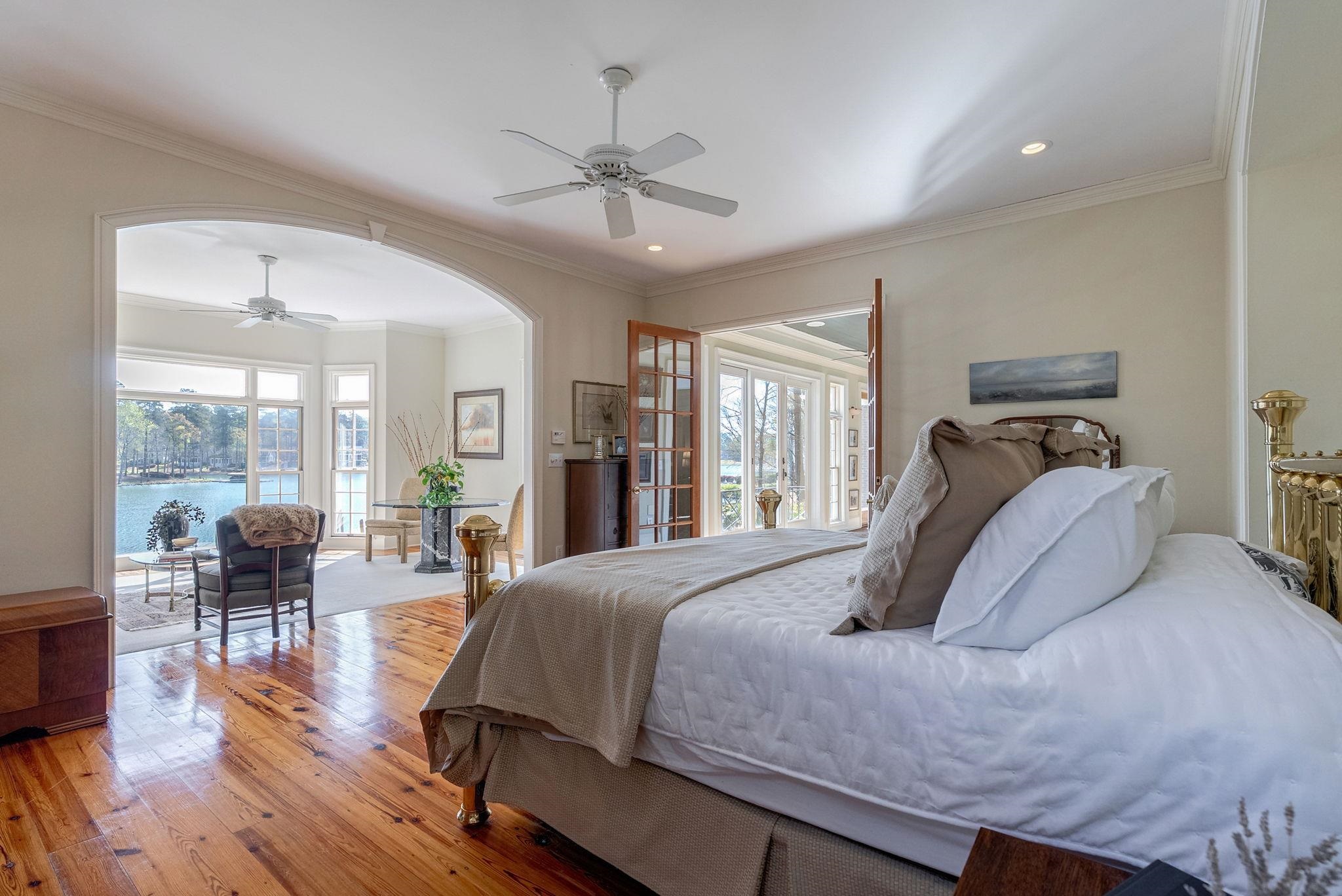 1040 SCOTT LOOP image 41