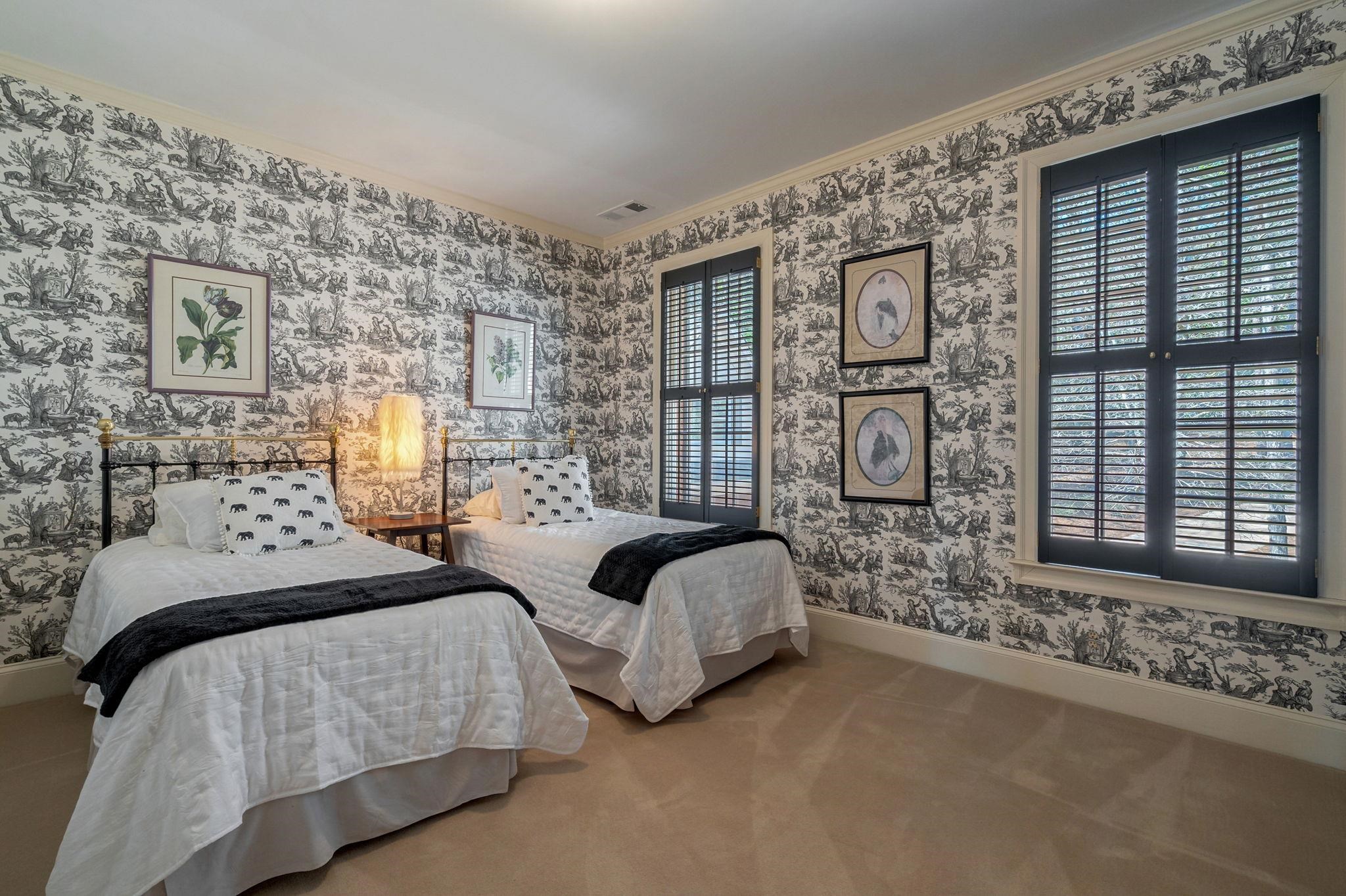 1040 SCOTT LOOP image 44